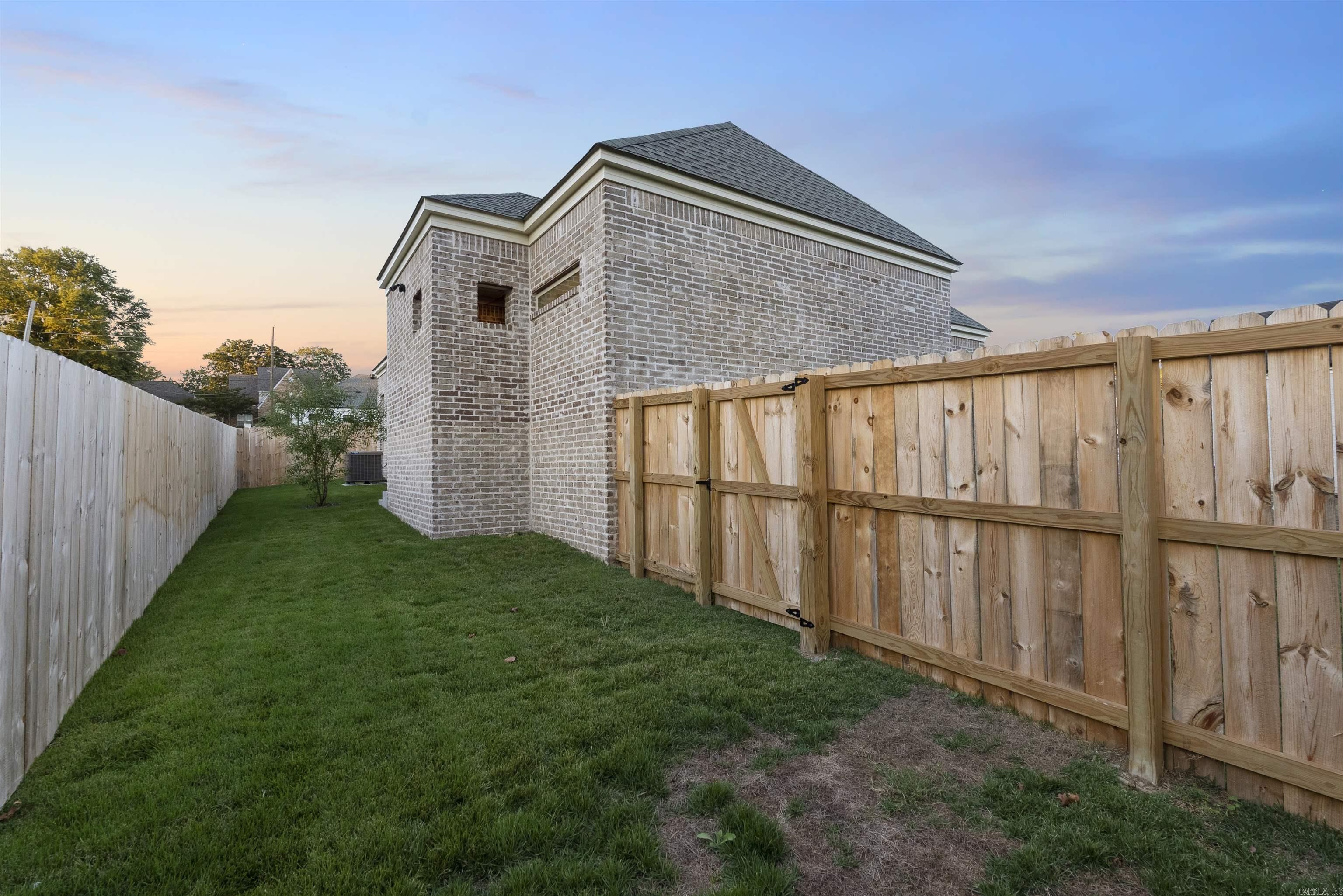 MERGERON COURT - Residential