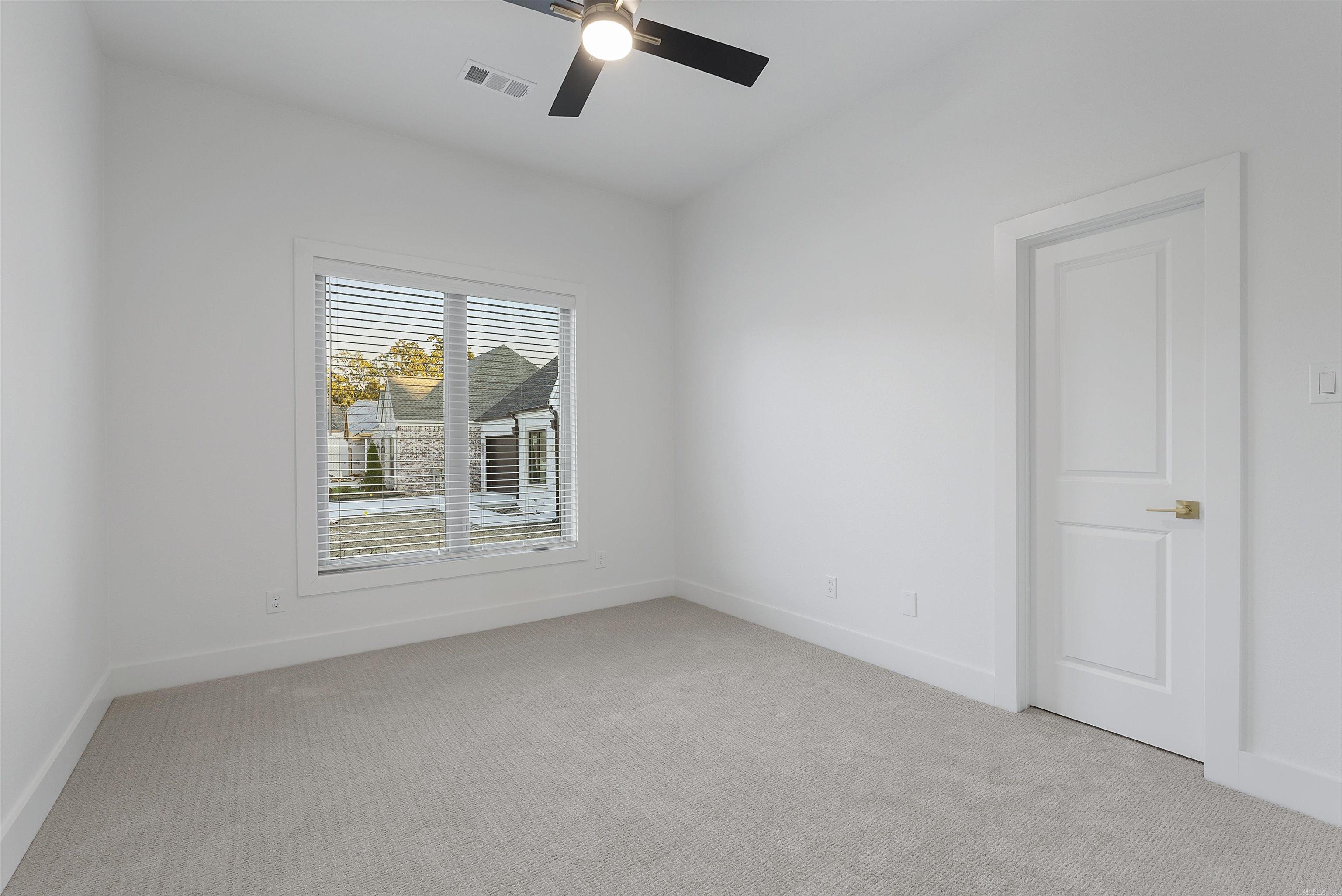 MERGERON COURT - Residential
