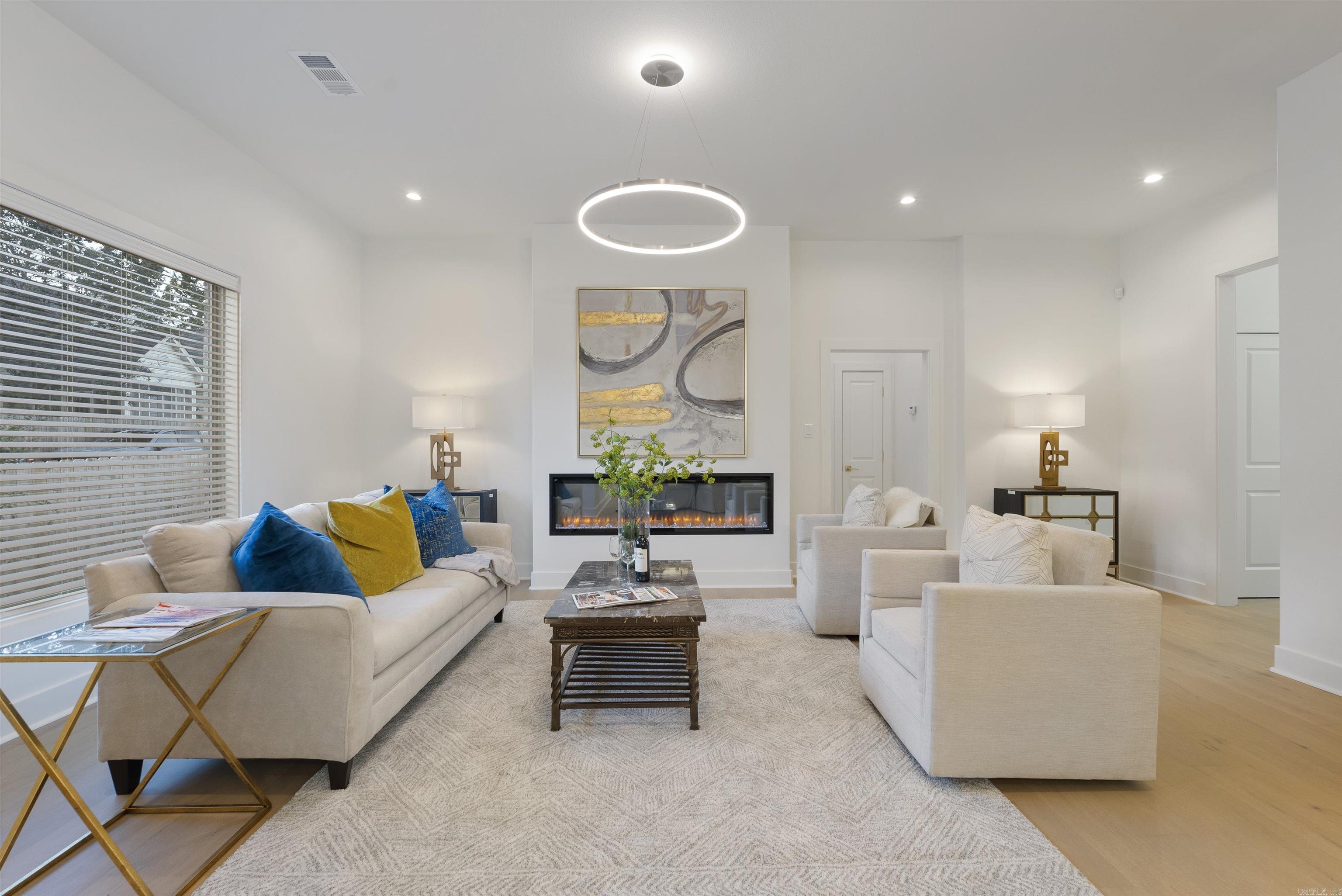 MERGERON COURT - Residential