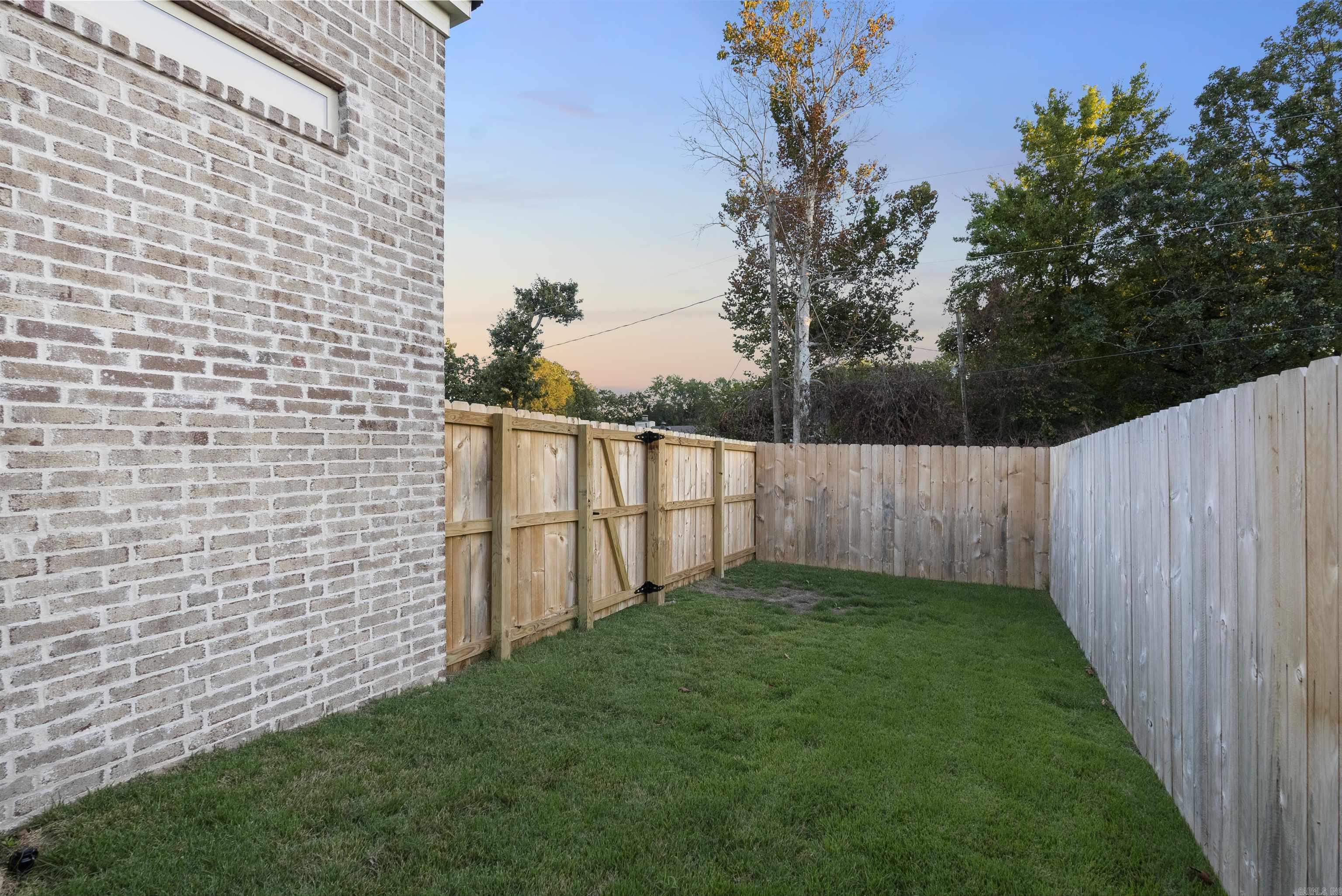 MERGERON COURT - Residential