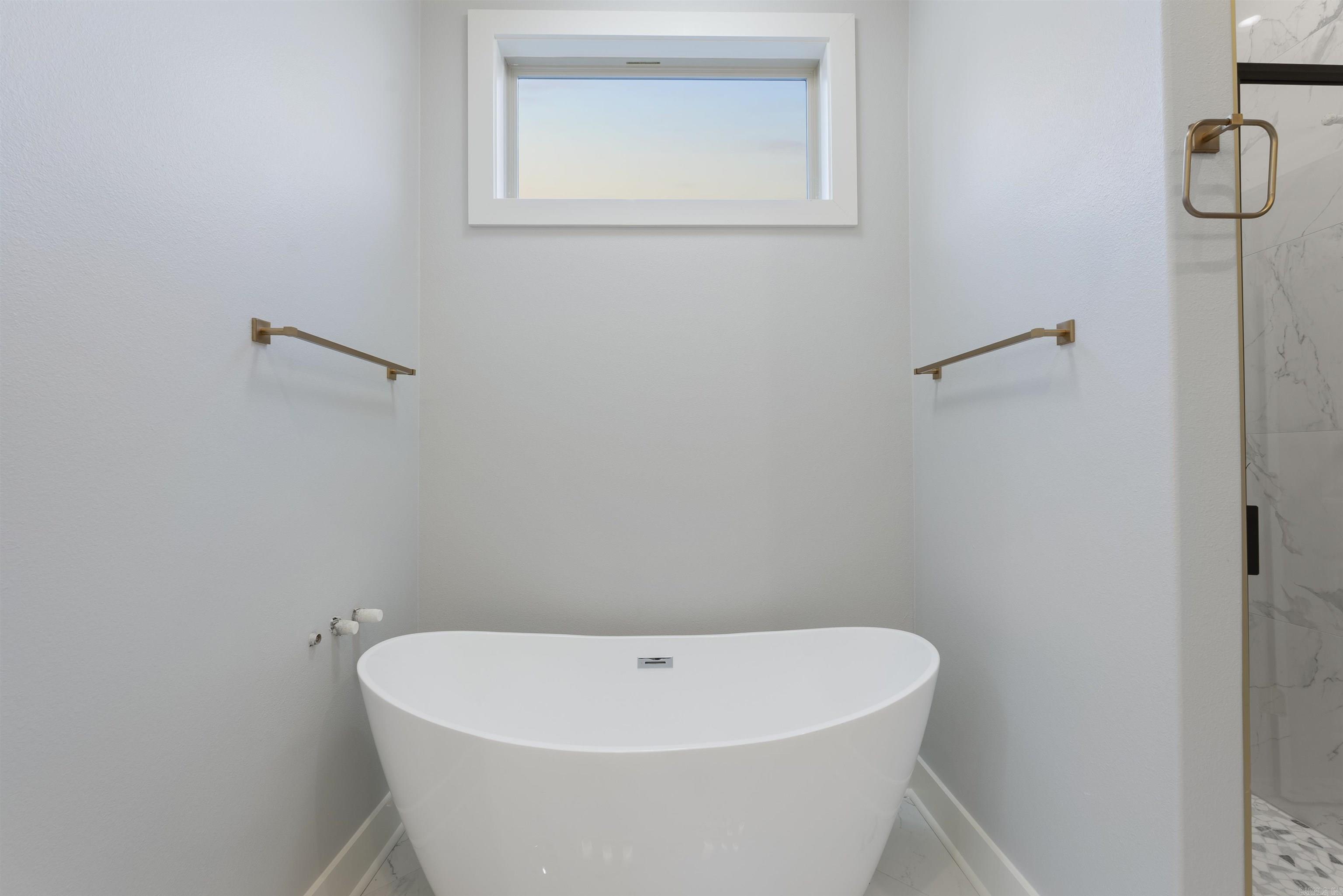 MERGERON COURT - Residential