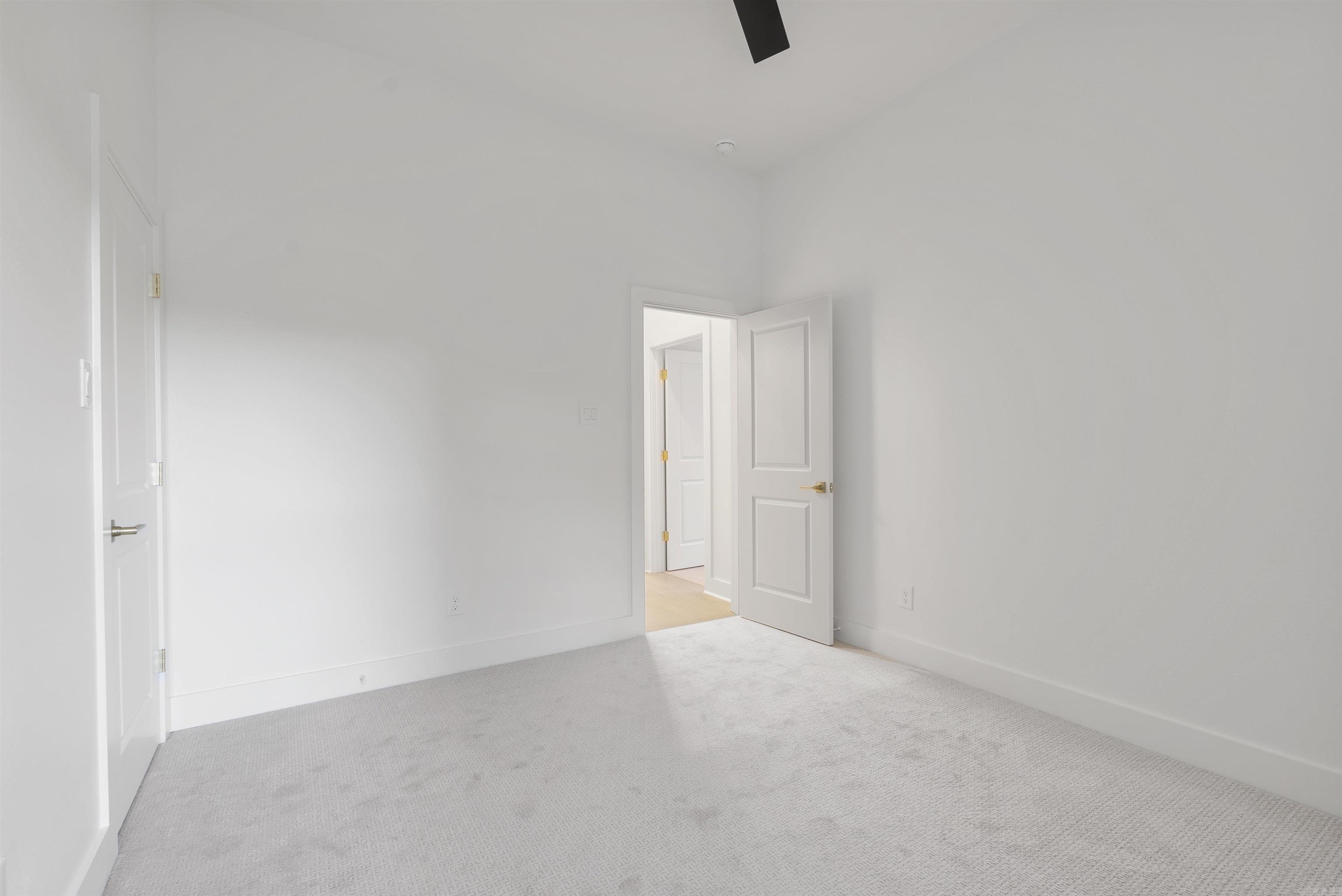MERGERON COURT - Residential