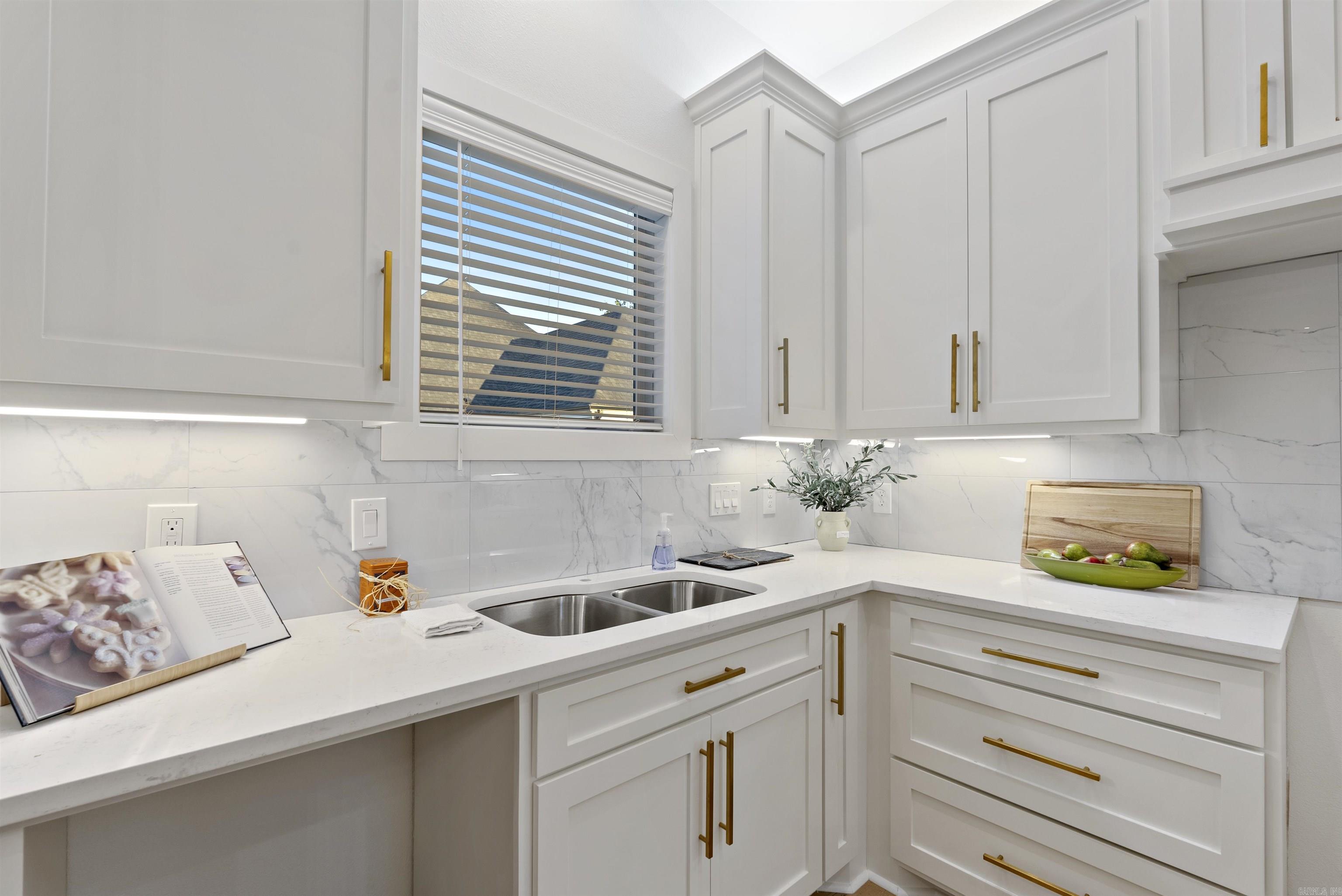 MERGERON COURT - Residential