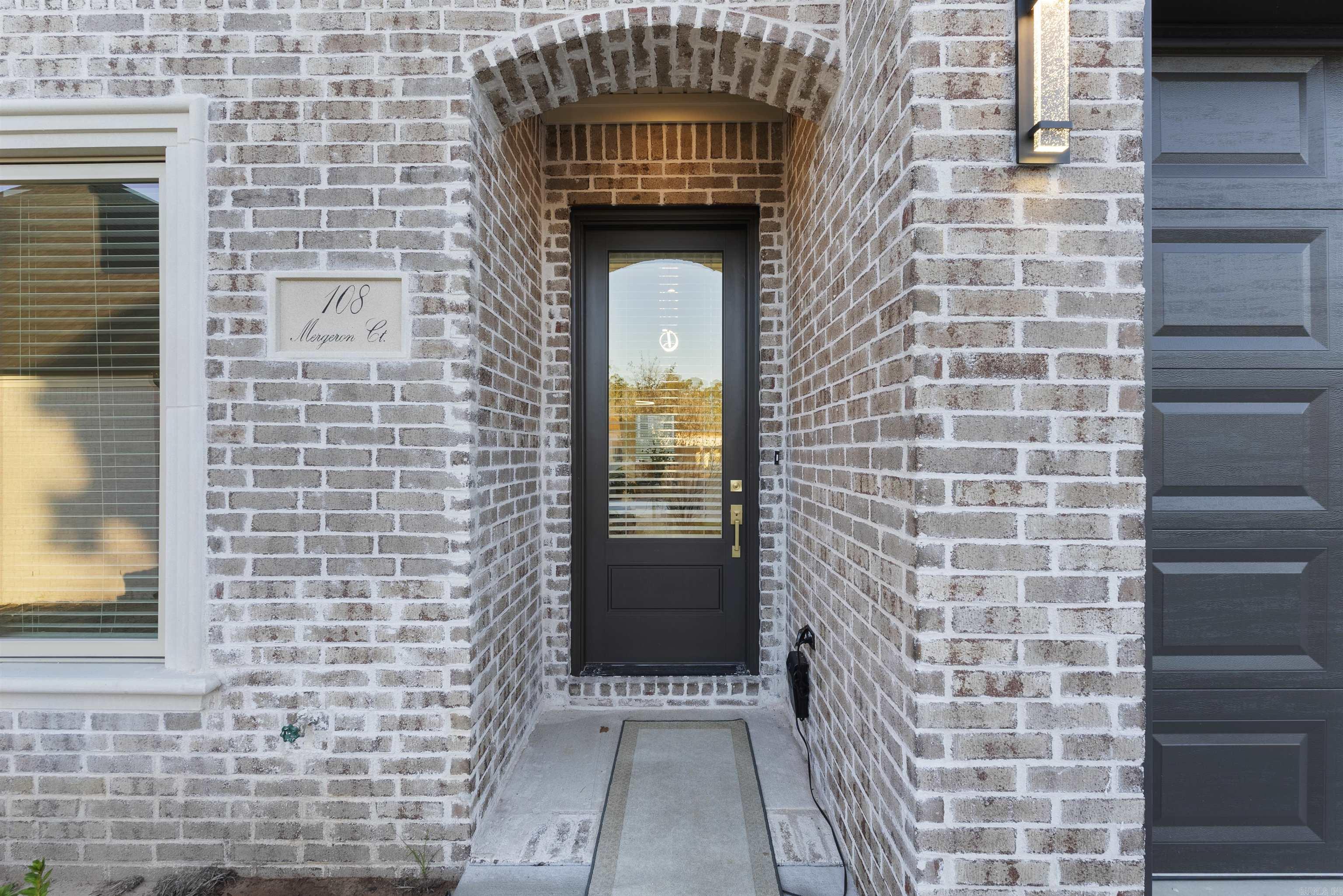MERGERON COURT - Residential