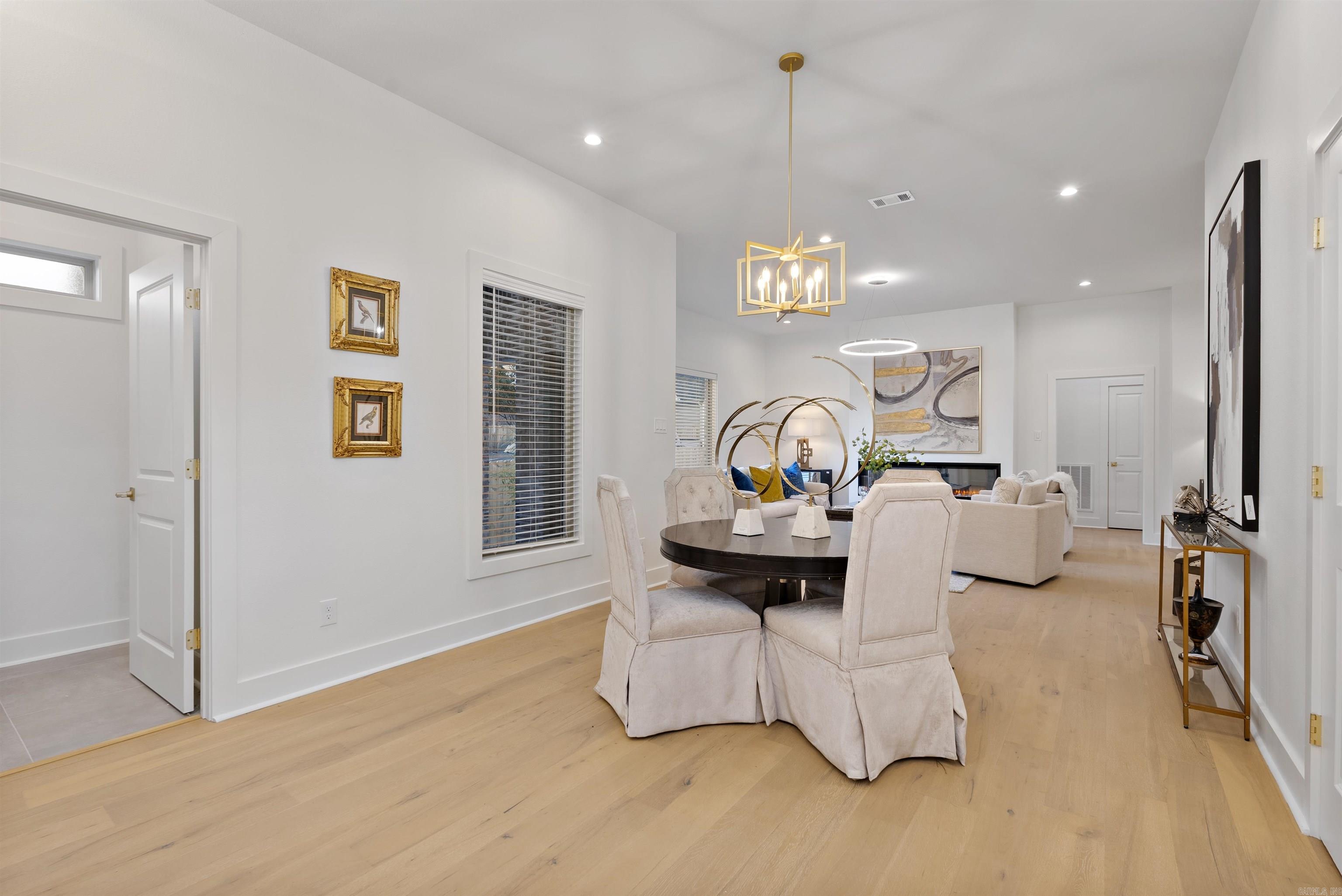 MERGERON COURT - Residential