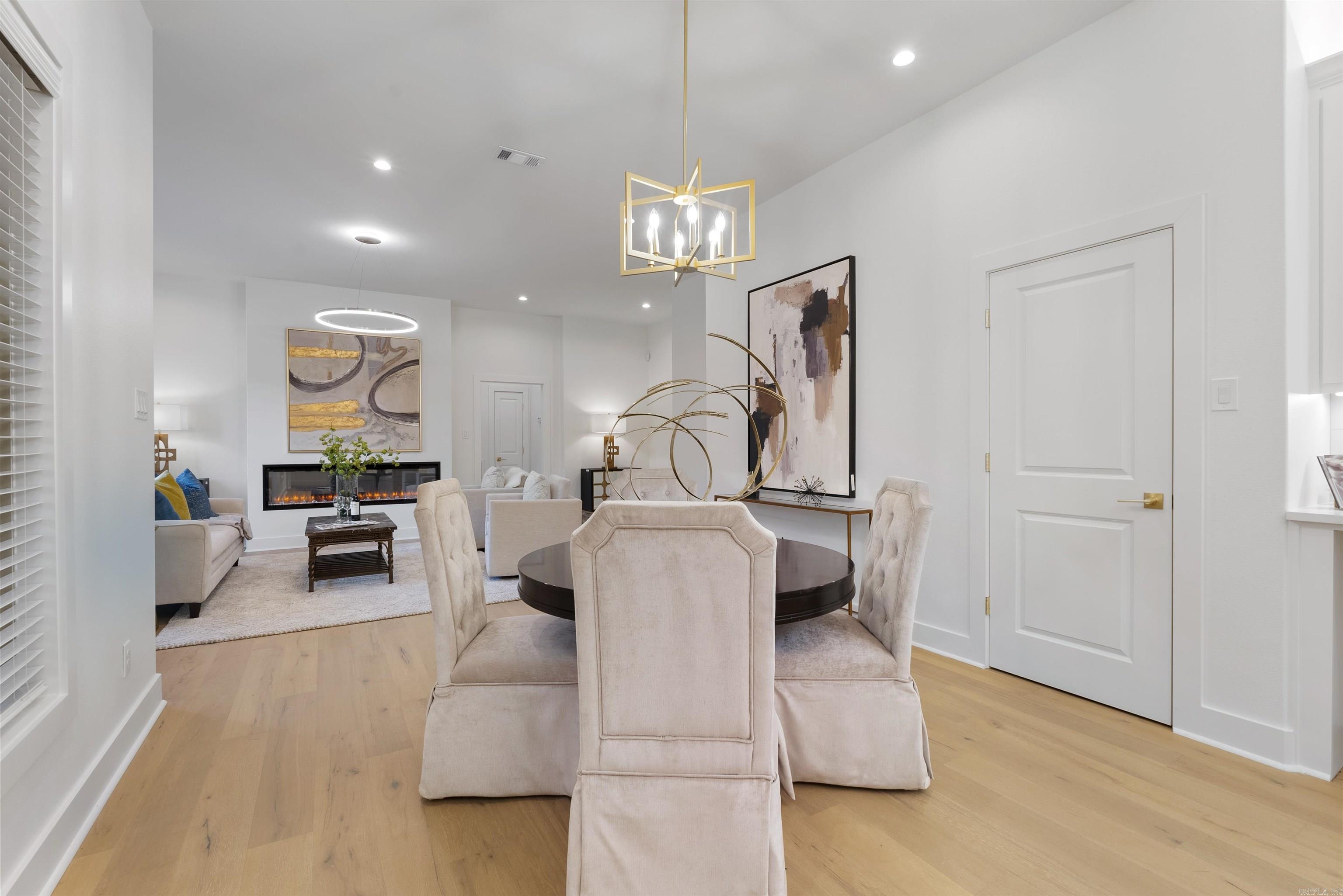 MERGERON COURT - Residential