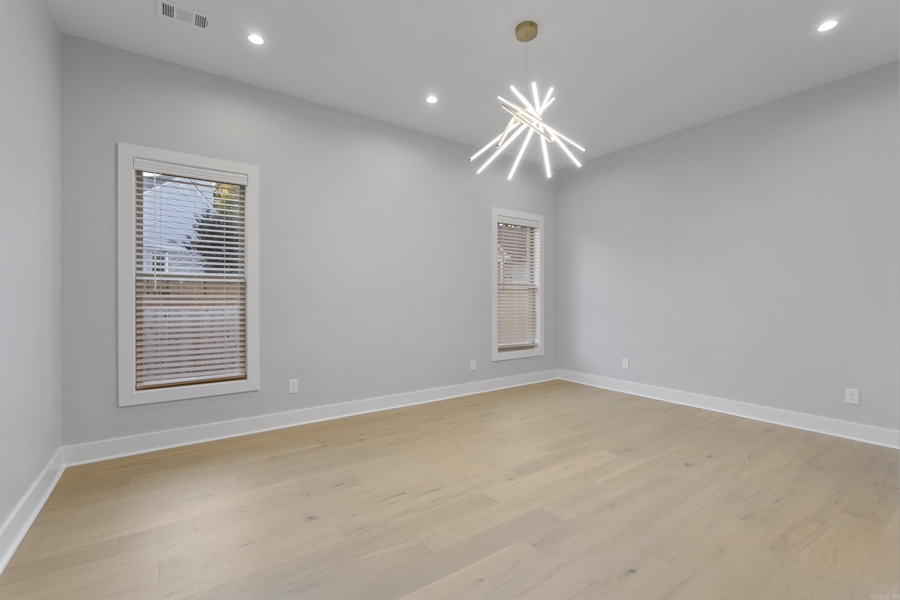 MERGERON COURT - Residential
