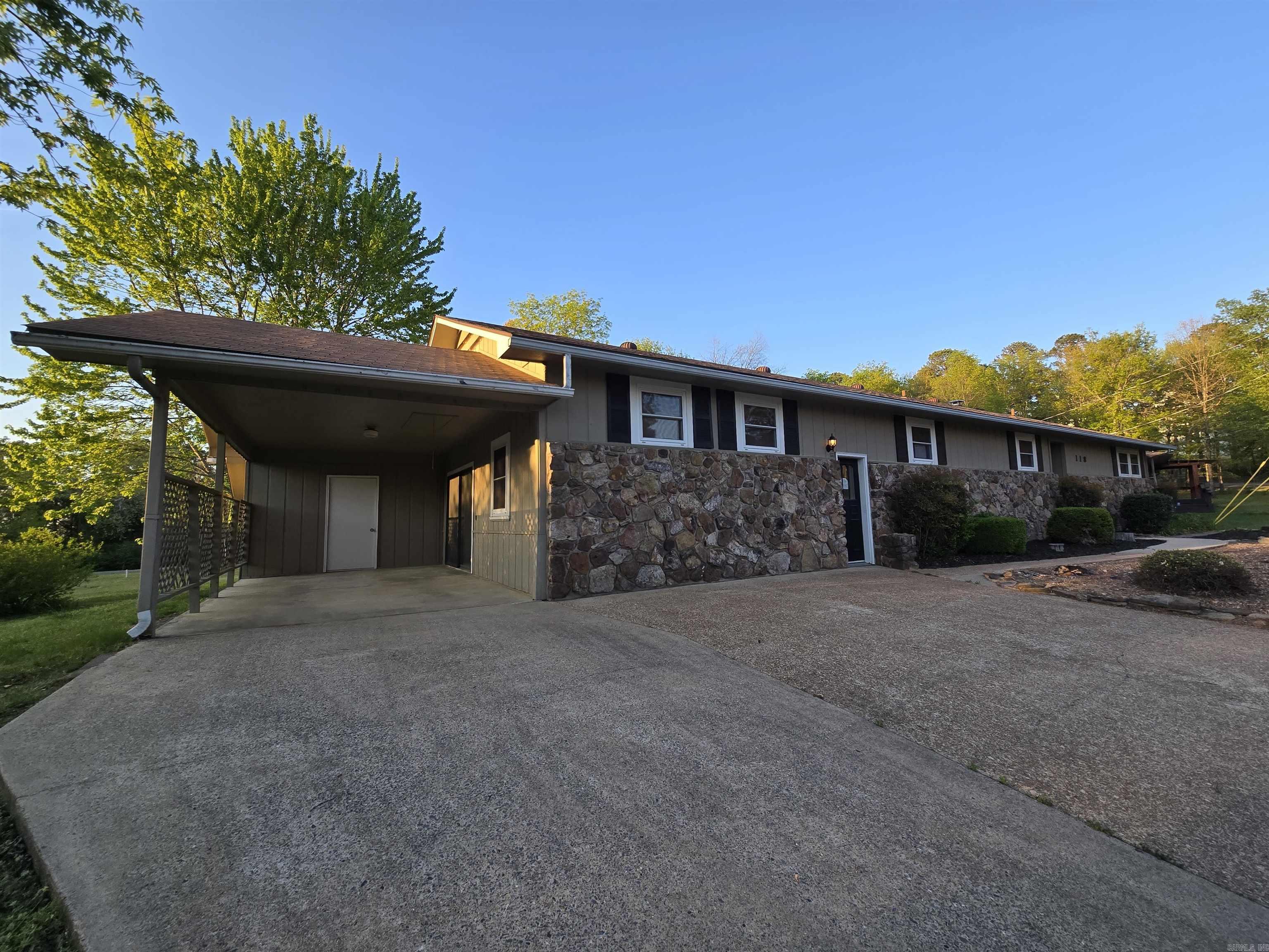 INDIAN HILLS - Residential