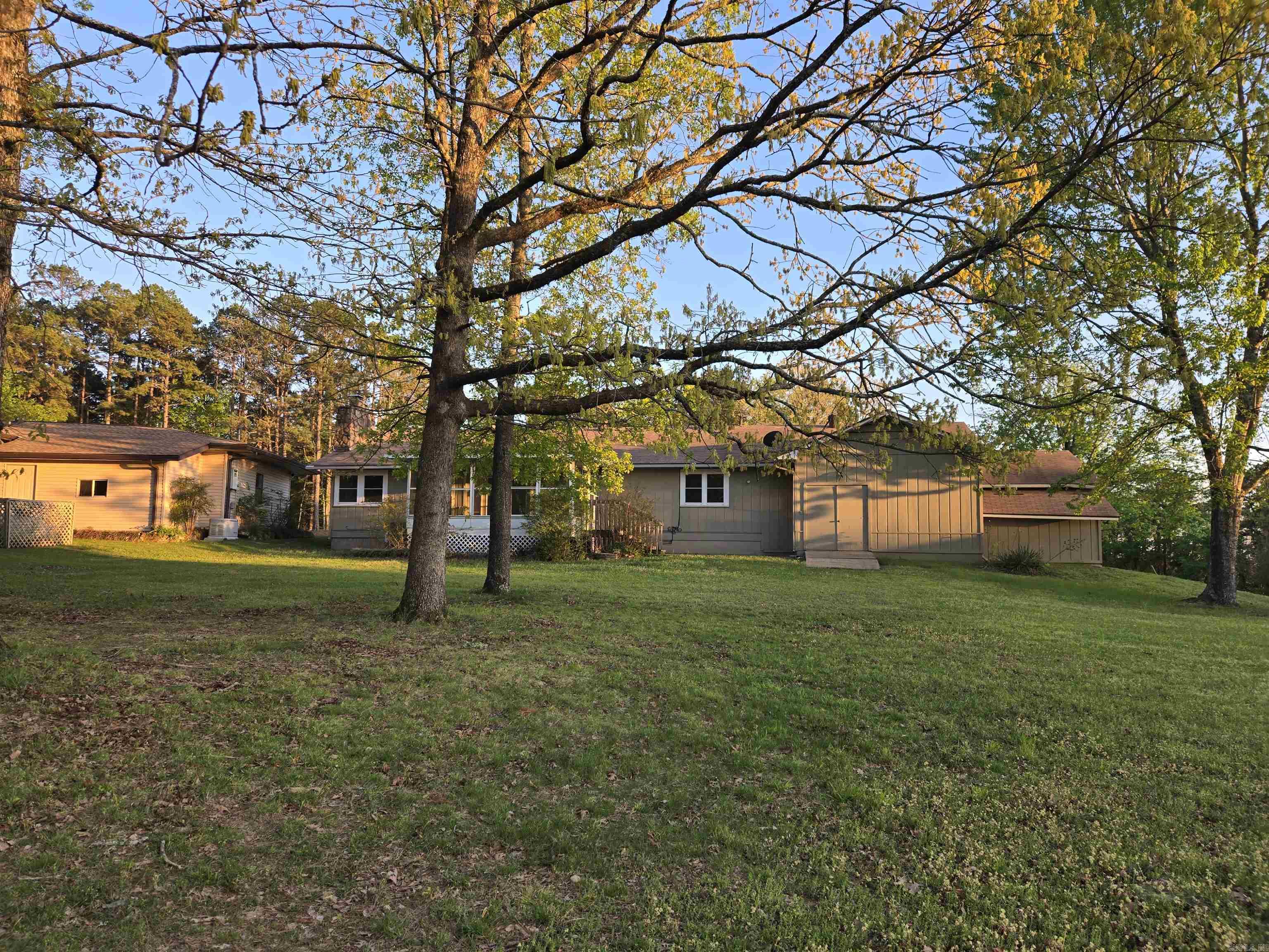 INDIAN HILLS - Residential