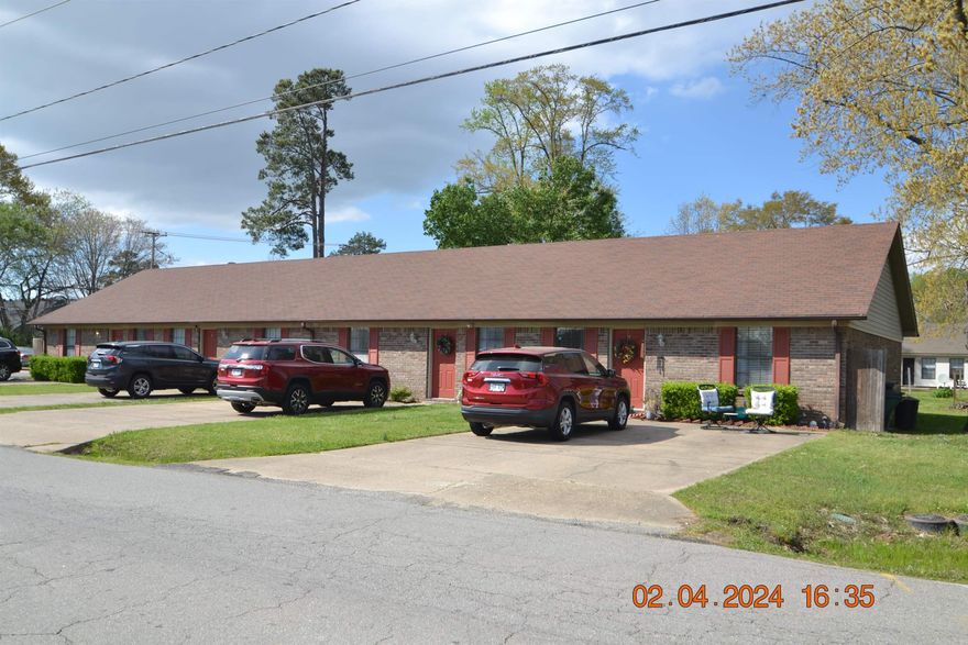 This is a package offer of a 4-plex unit at 108 A-D SW Fourth Street and a duplex at 309 S. Elm Street, Bryant, AR.  4-plex is all brick, 2 bedroom, 1 bath, 3604sf, fully rented.  The duplex is a 2-story, 2 bedroom, 1 1/2 bath, 1920 sf, fully rented.  All rent for $650/mo.  Both properties are constructed on the same lot with different addresses.