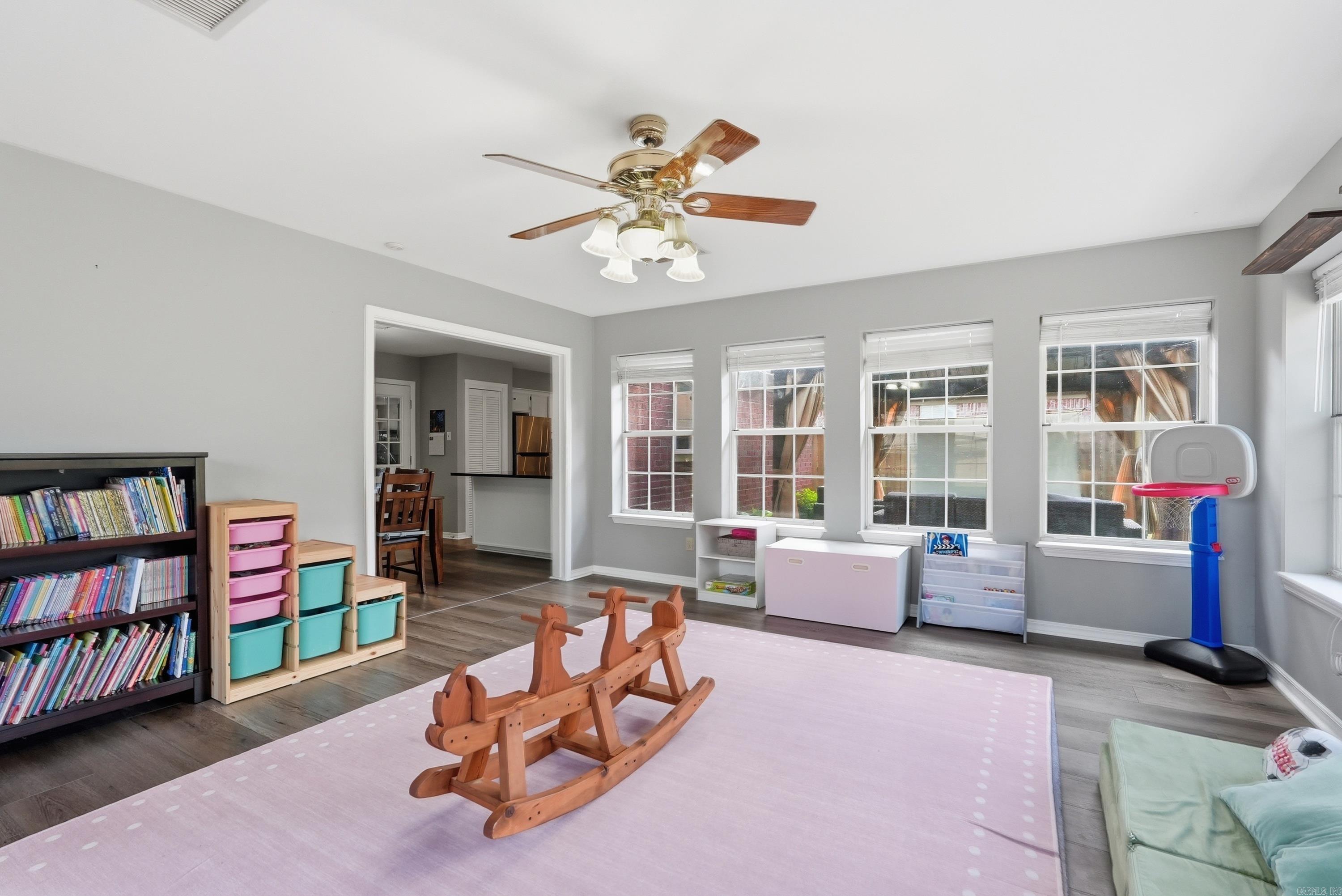 NORTH POINTE ADDN - Residential