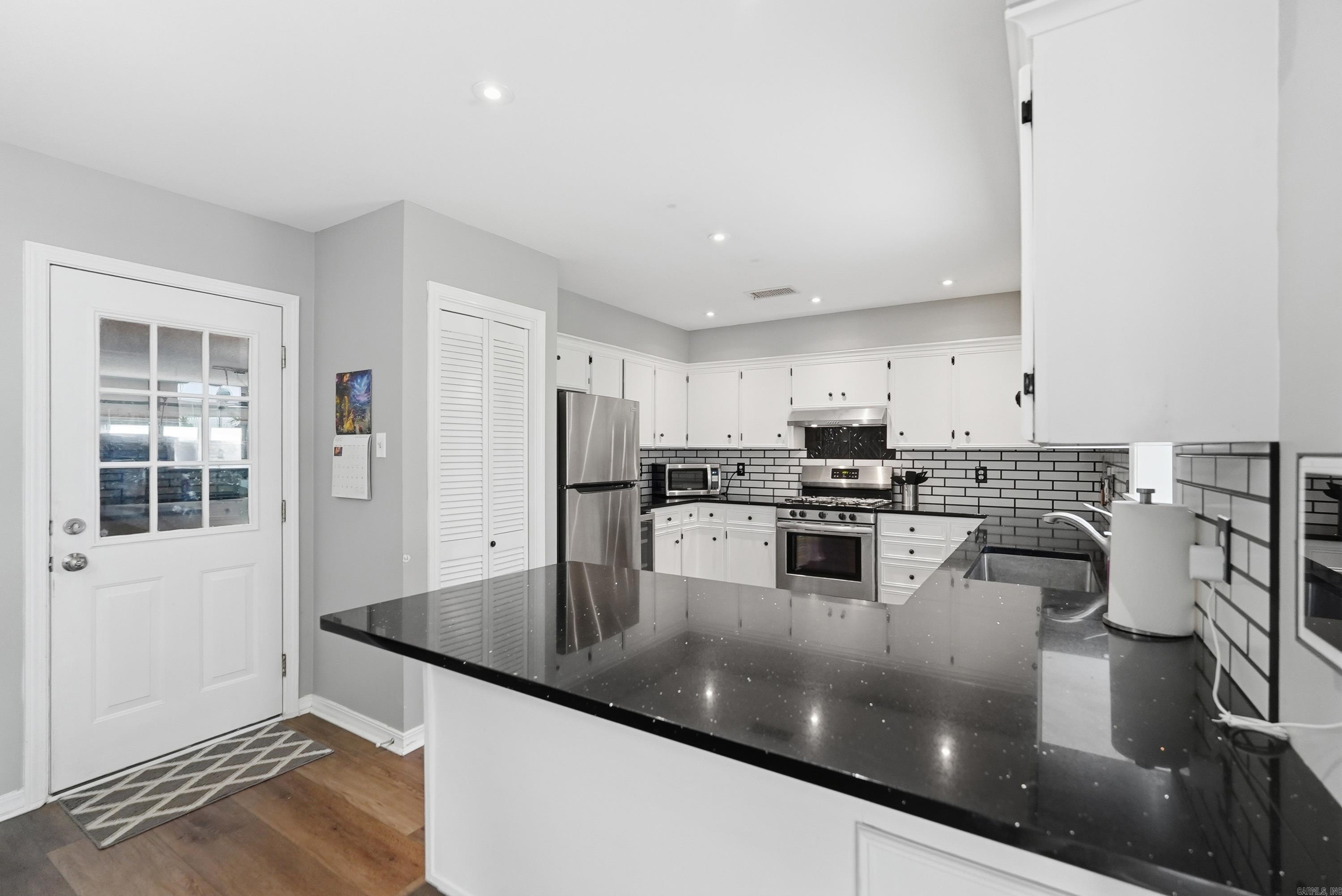 NORTH POINTE ADDN - Residential