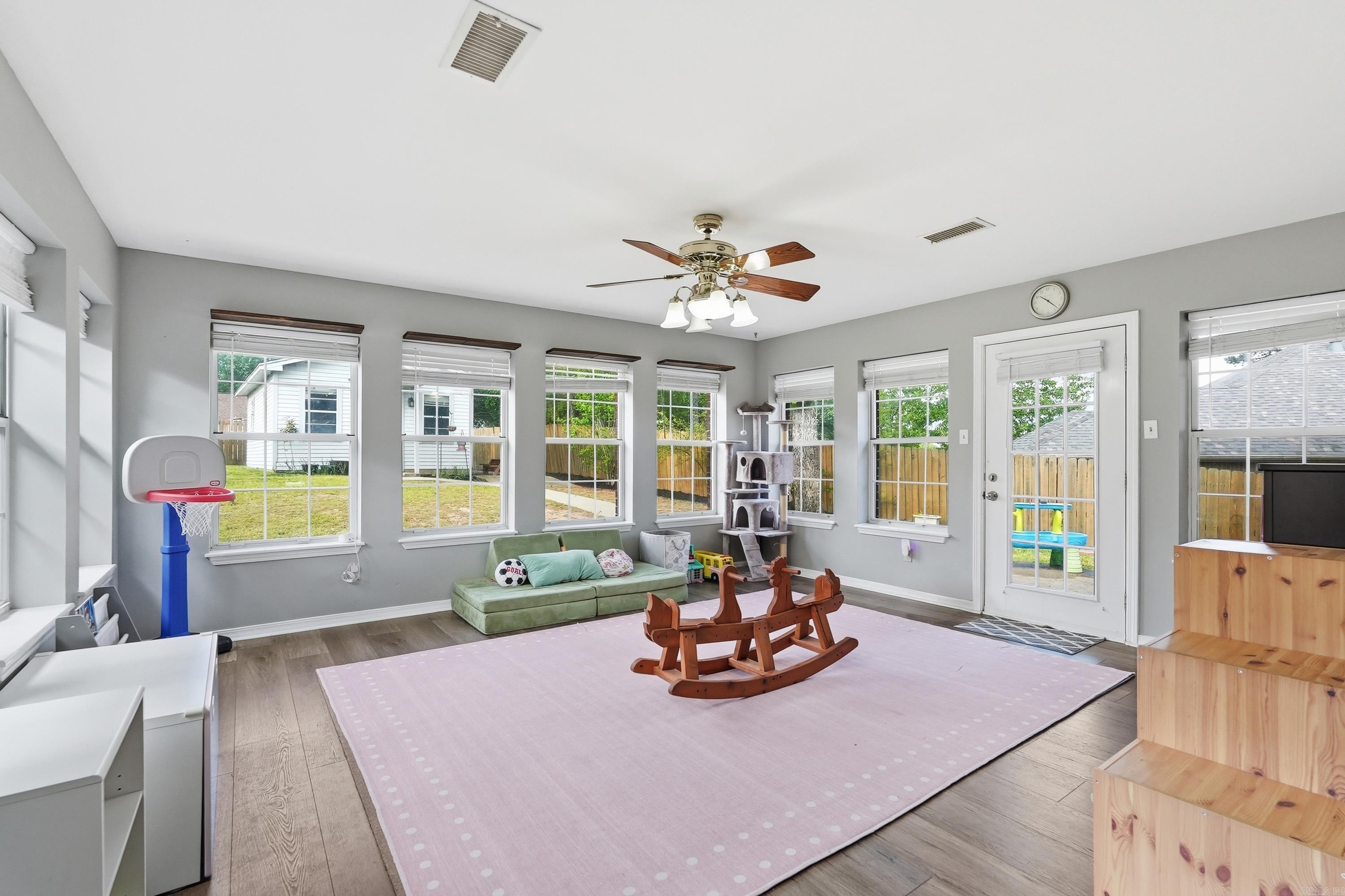 NORTH POINTE ADDN - Residential