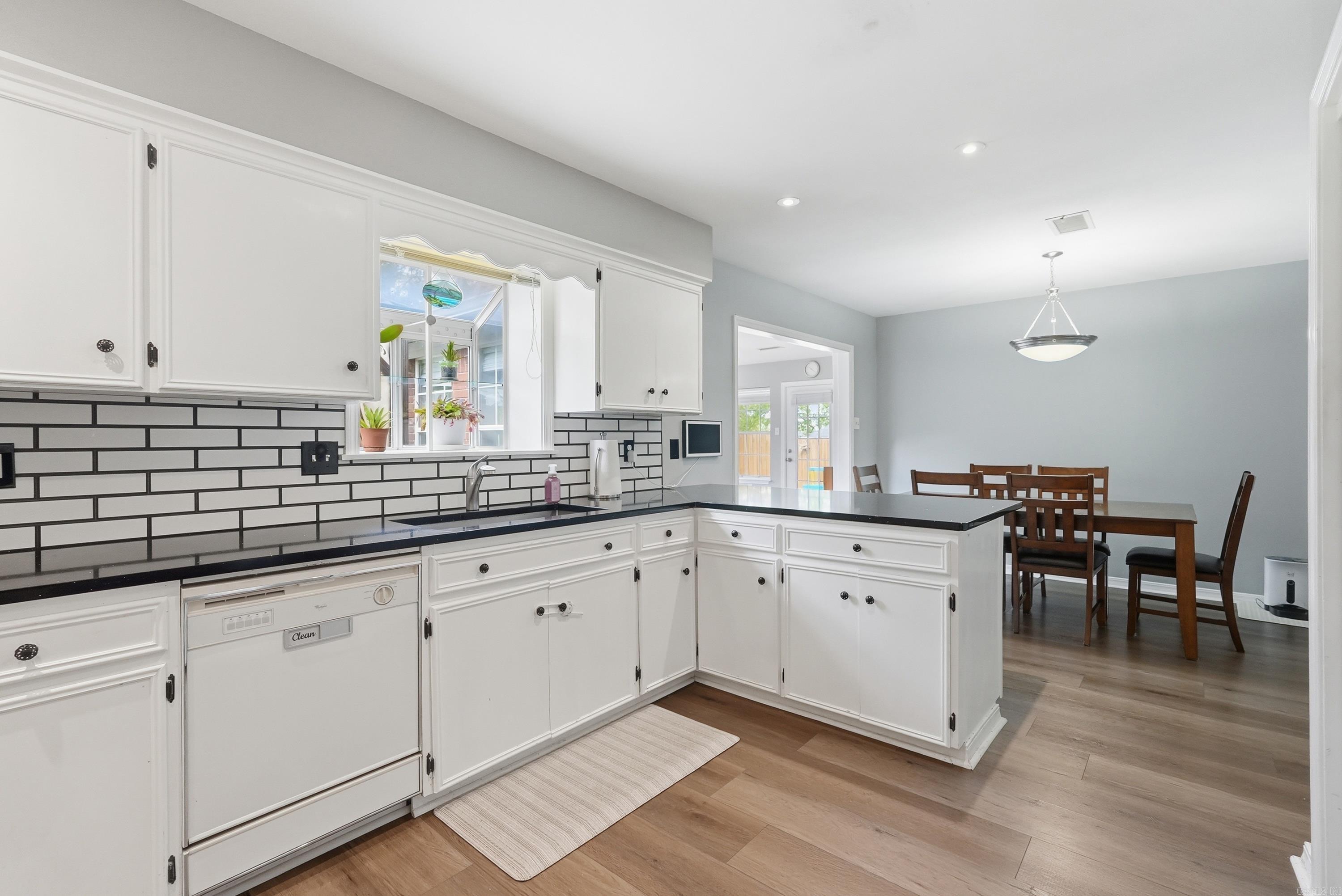 NORTH POINTE ADDN - Residential