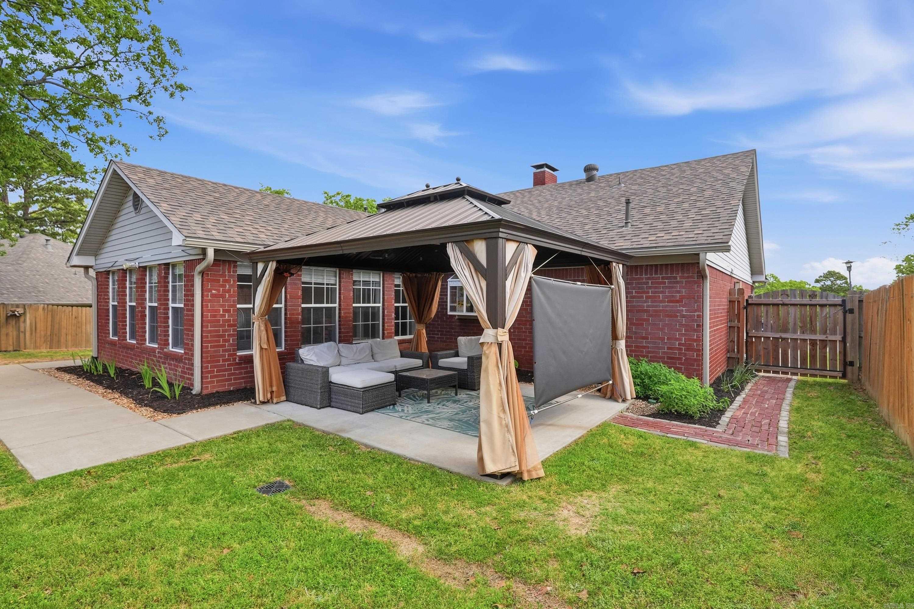 NORTH POINTE ADDN - Residential