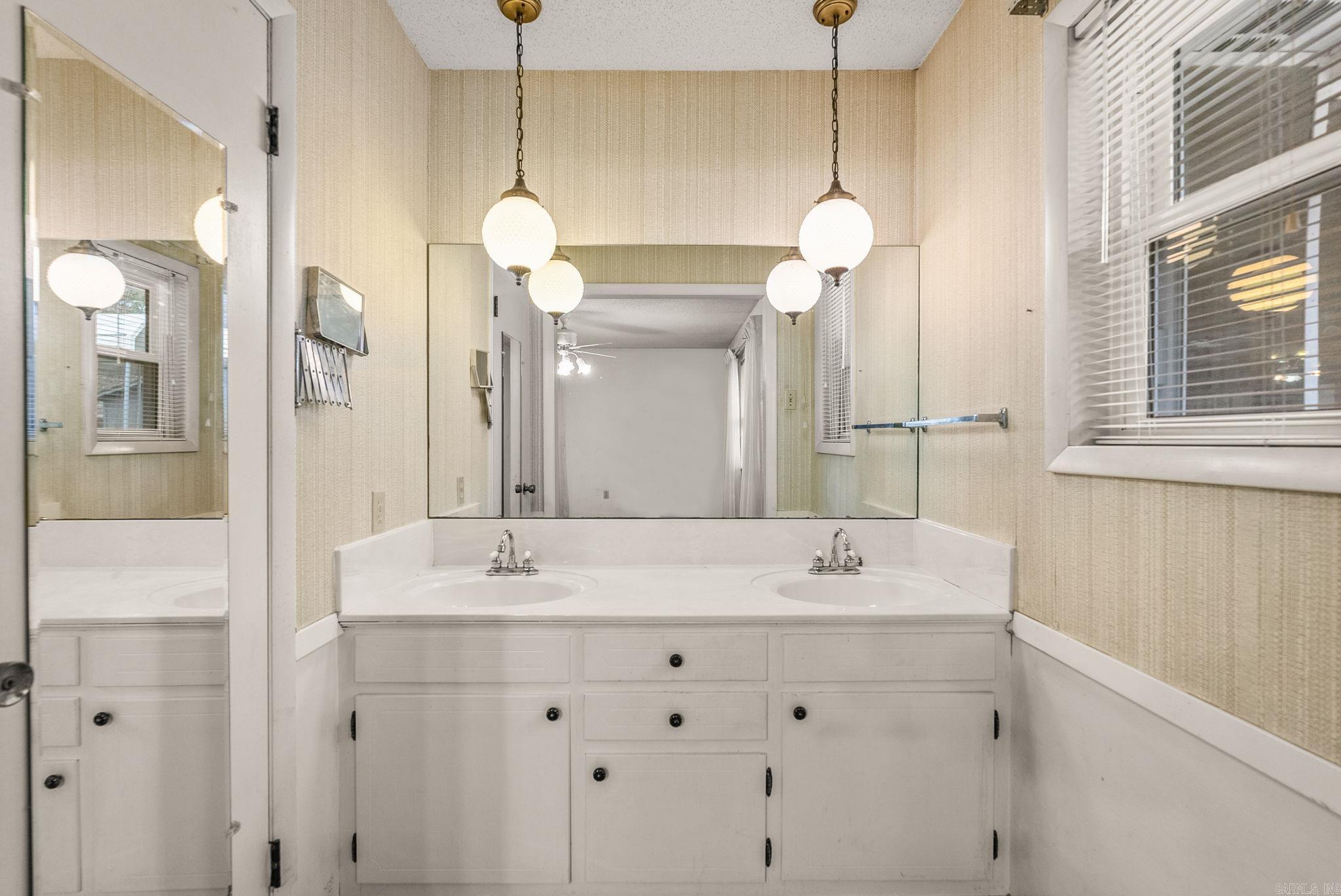 OAK FORREST - Residential