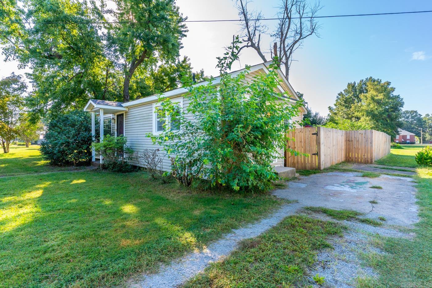 HALESS FIRST - Residential Lease