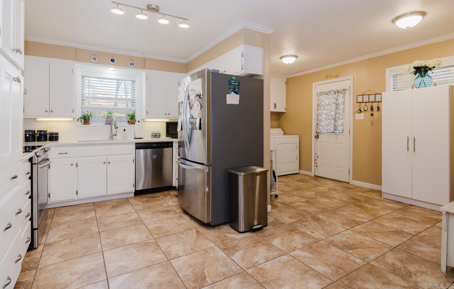 WHITEWOOD - Residential