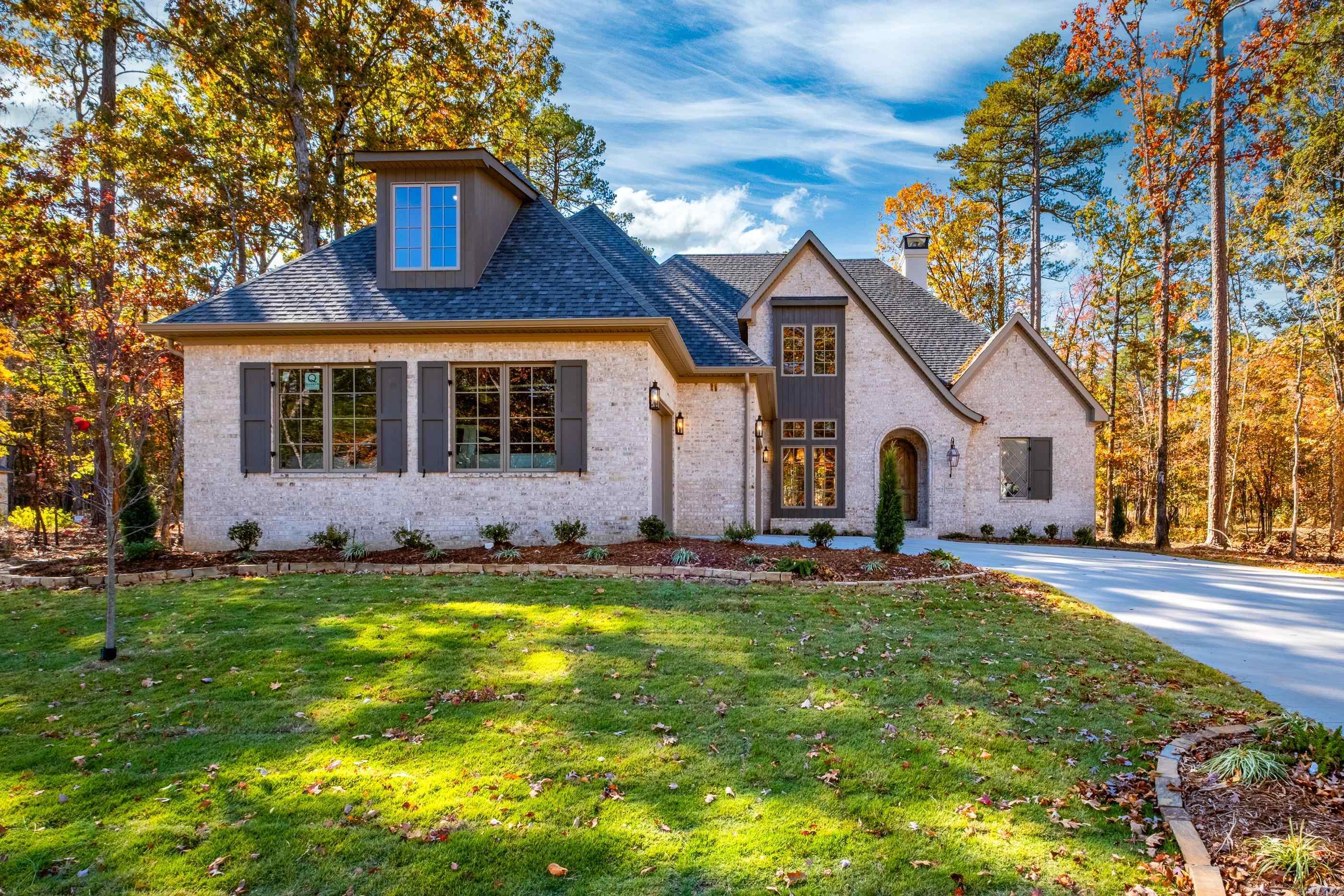 CHENAL VALLEY "MIRAMONT CIRCLE" - Residential