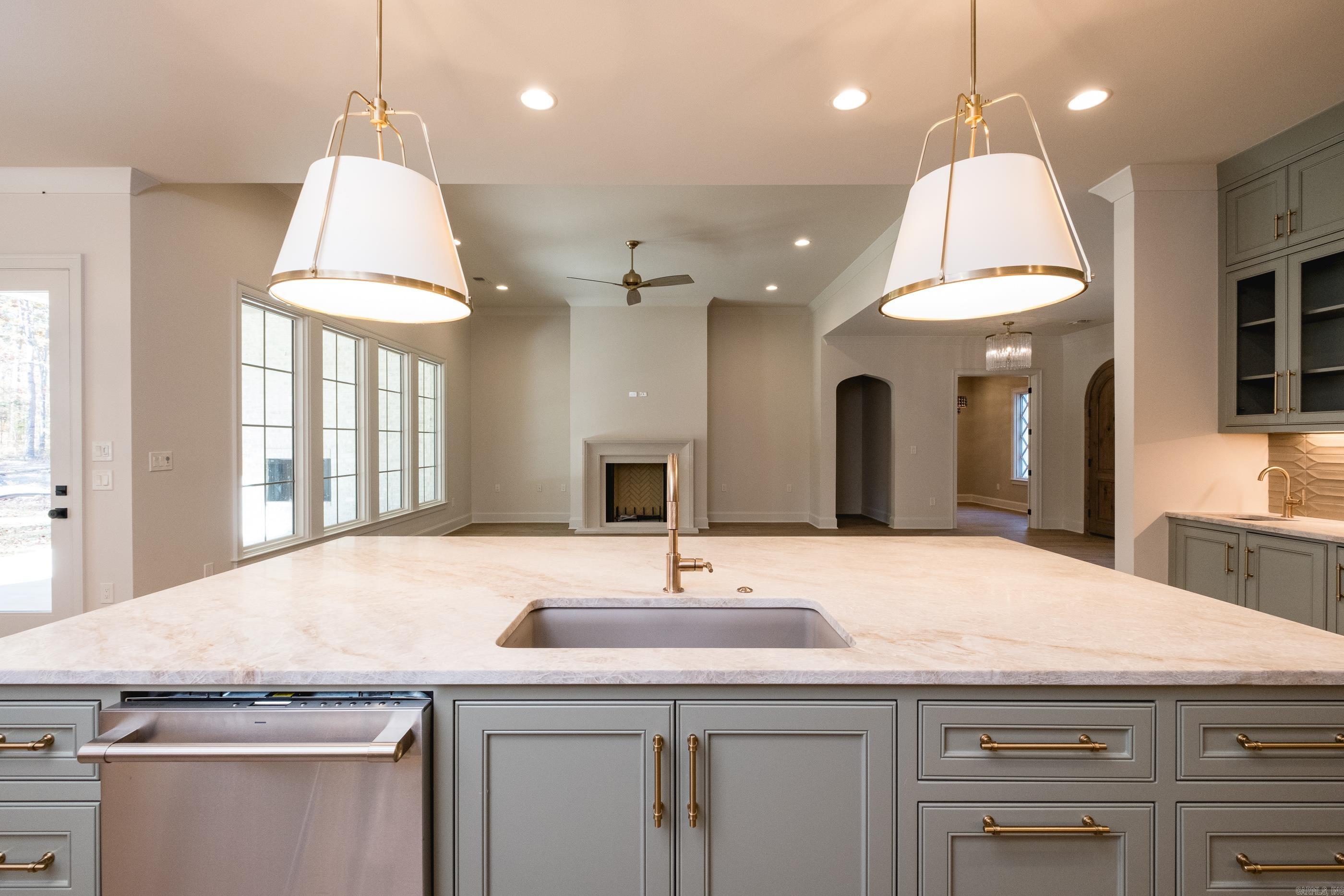 CHENAL VALLEY "MIRAMONT CIRCLE" - Residential