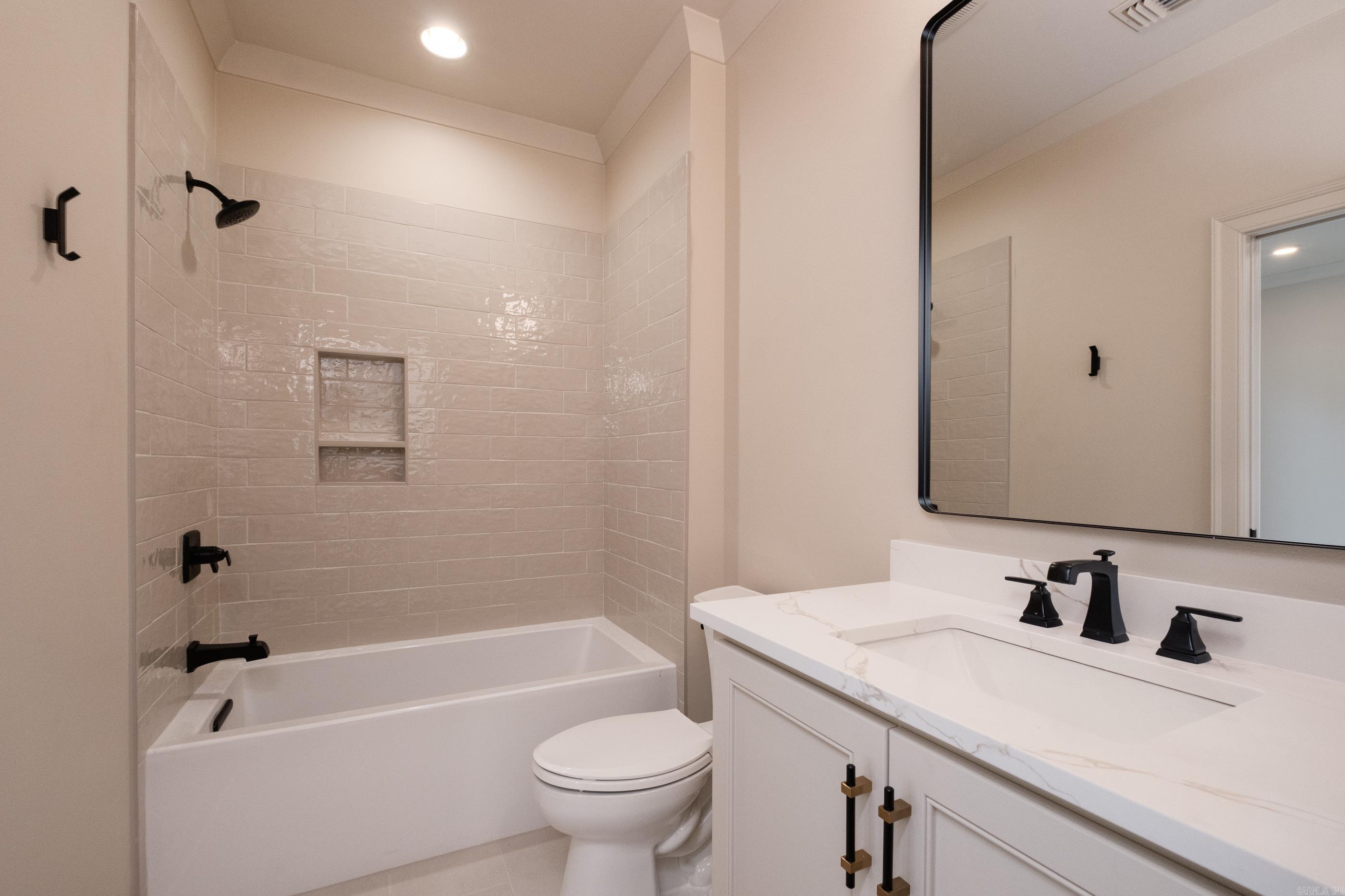 CHENAL VALLEY "MIRAMONT CIRCLE" - Residential