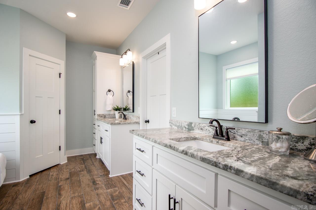 WOODRIDGE - Residential