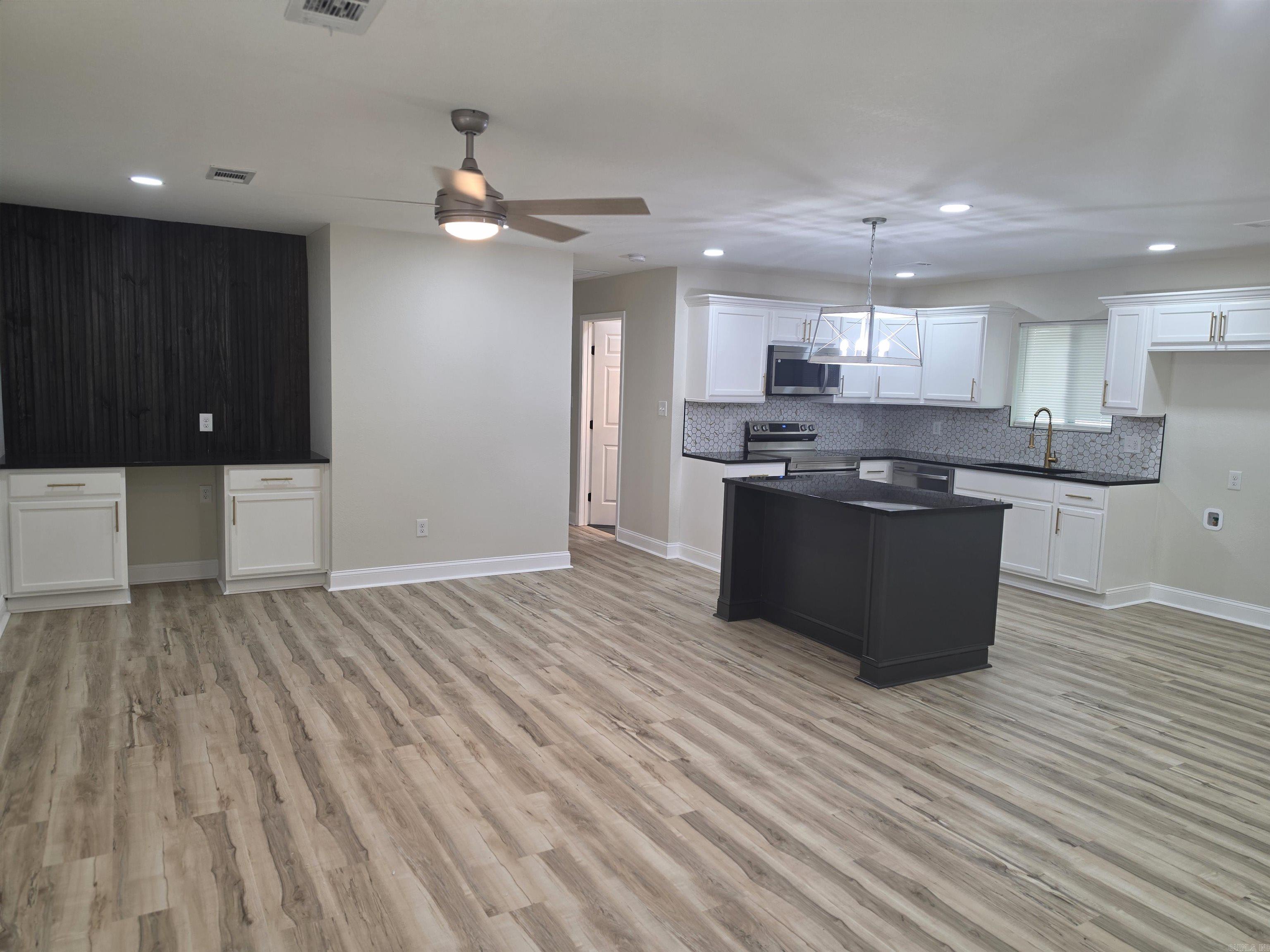 MEADOWCLIFF - Residential