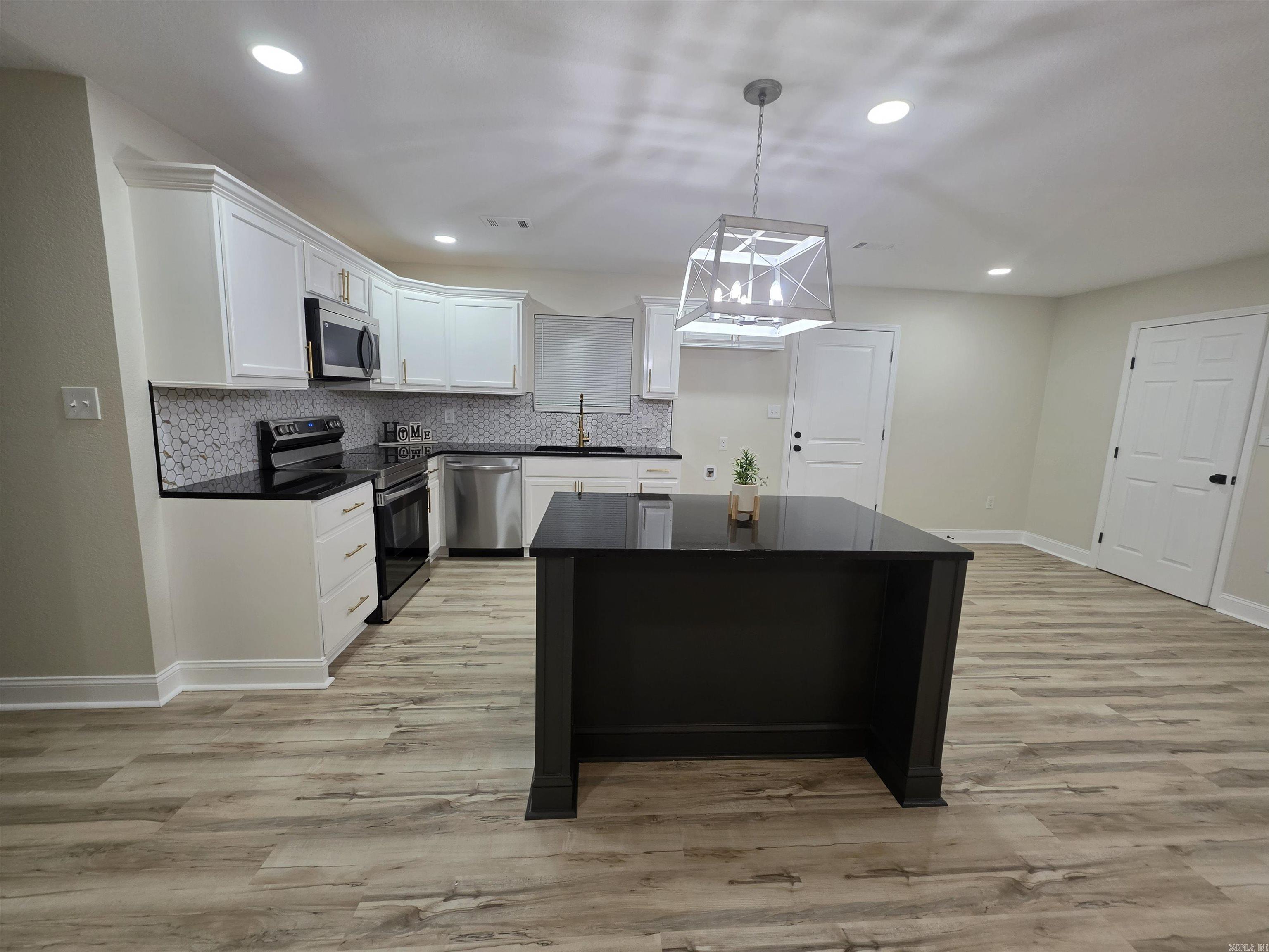 MEADOWCLIFF - Residential