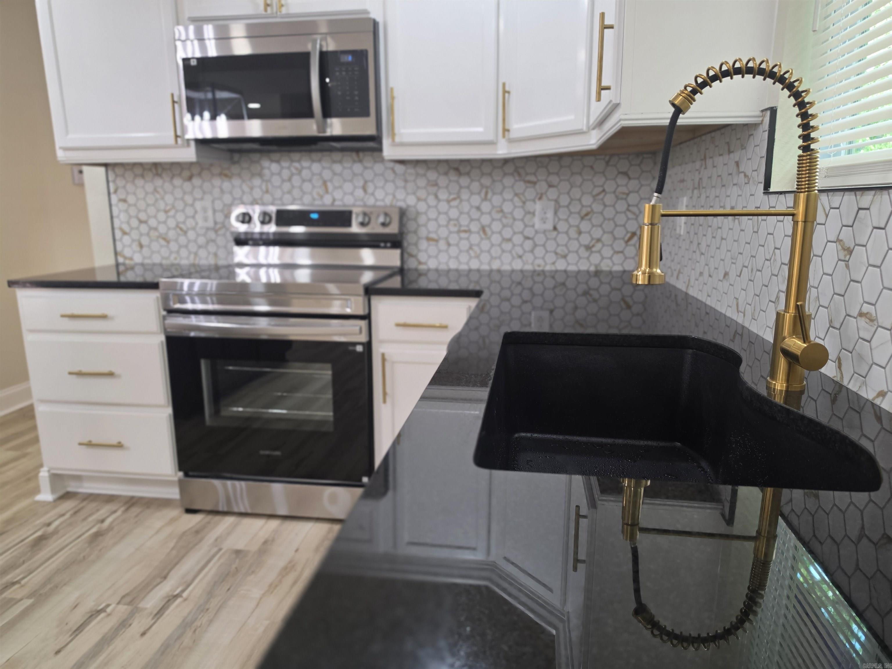 MEADOWCLIFF - Residential