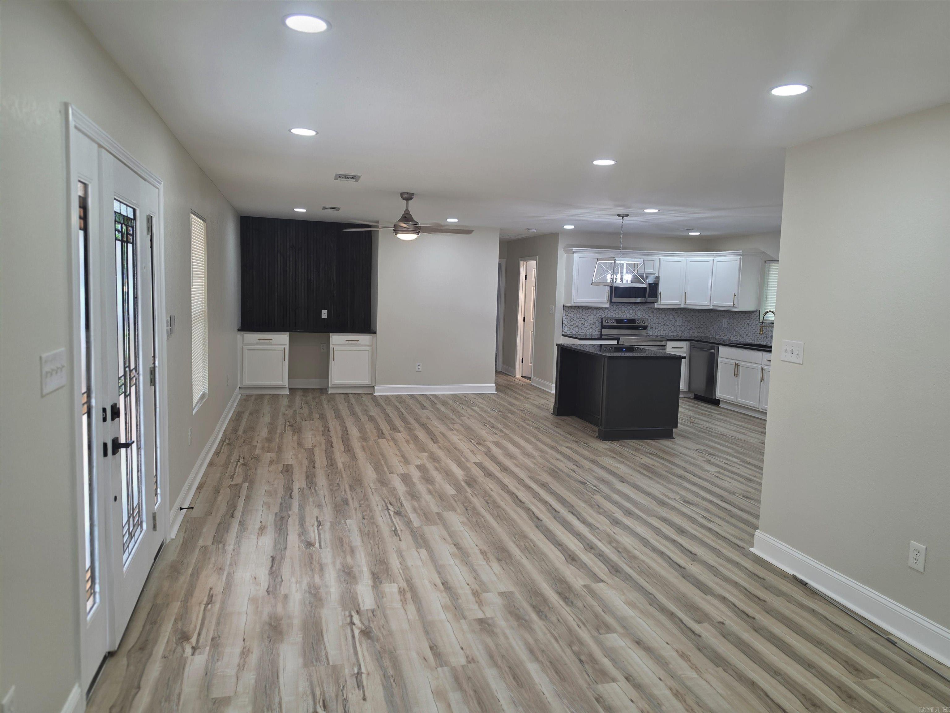 MEADOWCLIFF - Residential