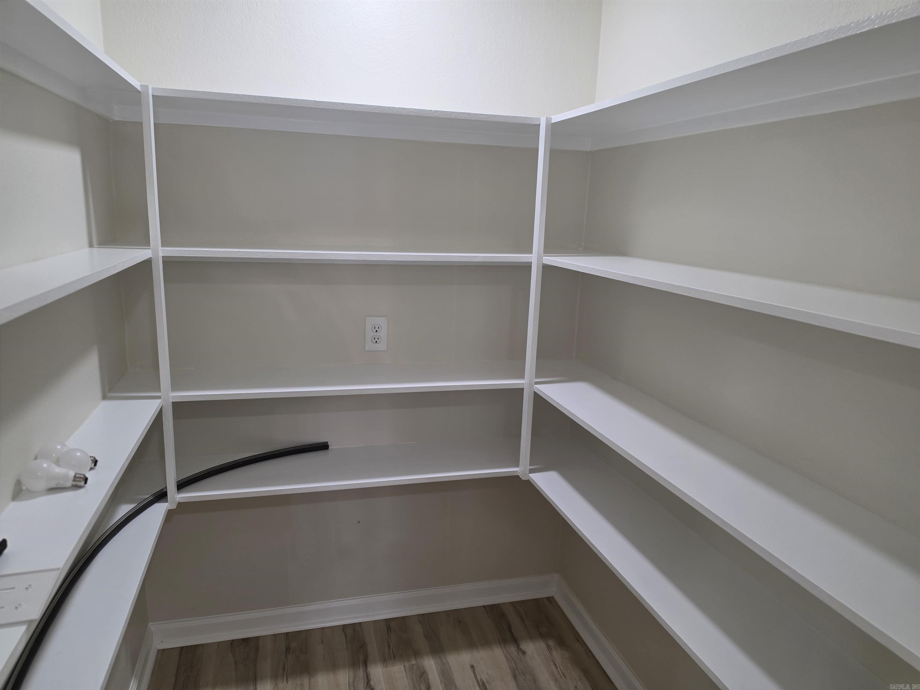 MEADOWCLIFF - Residential