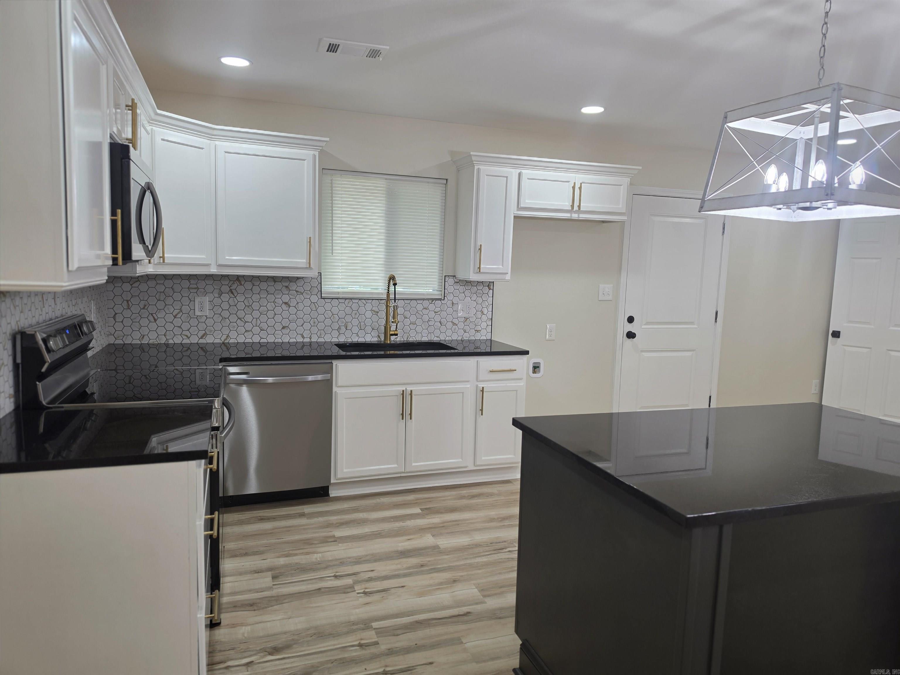 MEADOWCLIFF - Residential