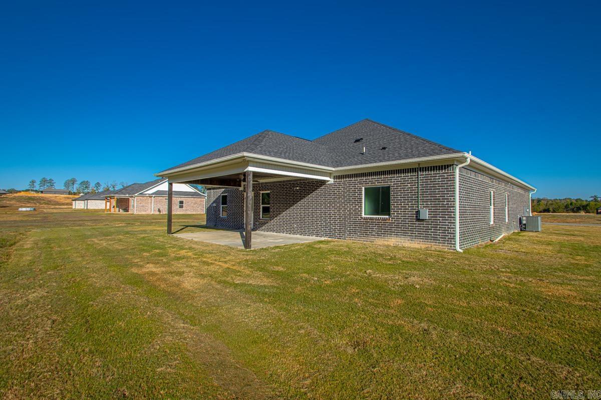 WINCHESTER ESTATES - Residential