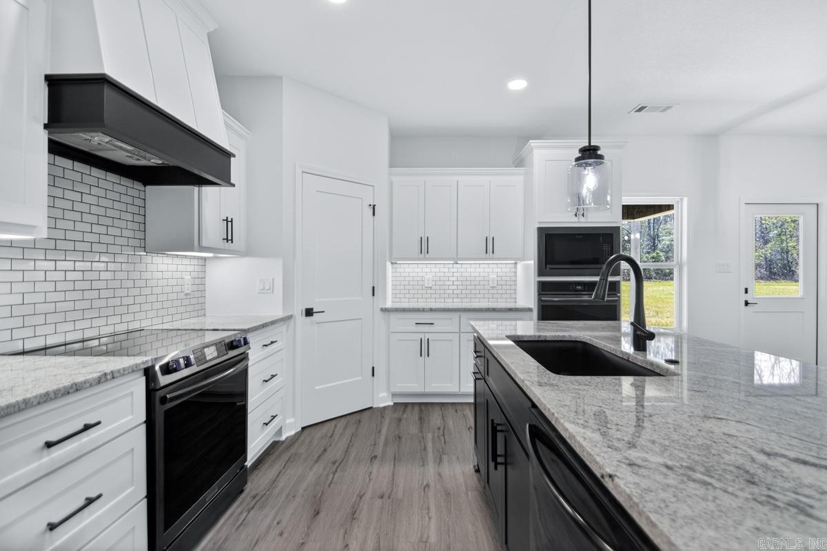 WINCHESTER ESTATES - Residential