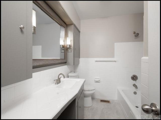 Lakewood - Residential Lease