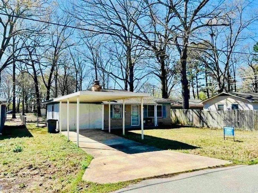 SUPER CUTE MOVE IN READY HOME IN DOWNTOWN BRYANT. The home features 3 bedrooms and 1 bathroom.  It has a spacious fenced backyard.  Roof and HVAC are only 3 years old. Hot water heater was replaced last year. Granite countertops in the kitchen. The refrigerator and the Ring doorbell and alarm system convey. Don't miss out on this great starter home or would also make a great addition to your investment portfolio.