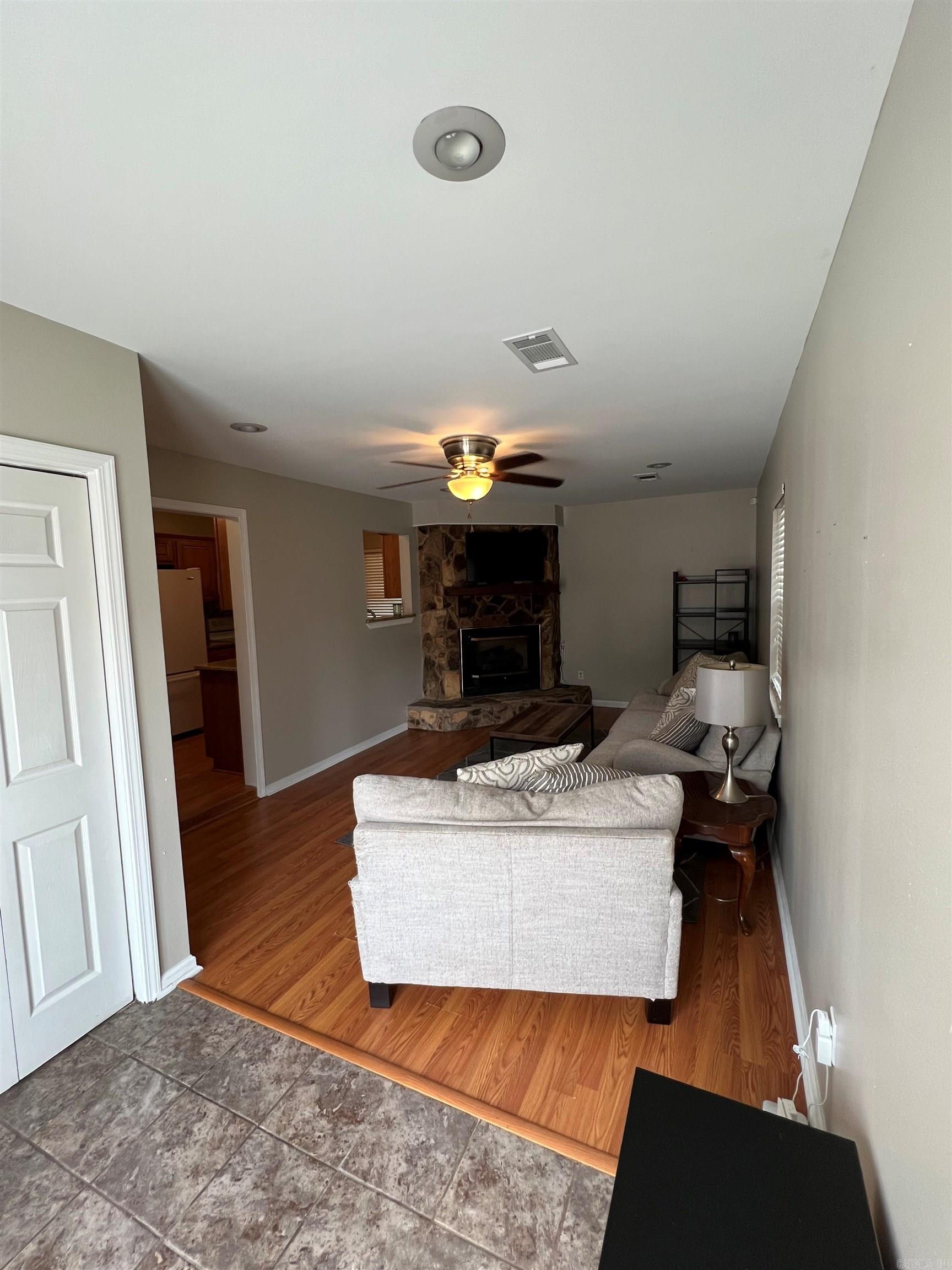 ORIGINAL TOWN-BRYANT - Residential