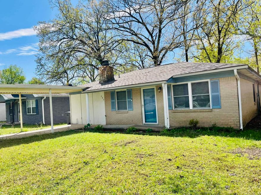 SUPER CUTE MOVE IN READY HOME IN DOWNTOWN BRYANT. The home features 3 bedrooms and 1 bathroom.  It has a spacious fenced backyard.  Roof and HVAC are only 3 years old. Hot water heater was replaced last year. Granite countertops in the kitchen. The refrigerator and the Ring doorbell and alarm system convey. Don't miss out on this great starter home or would also make a great addition to your investment portfolio.