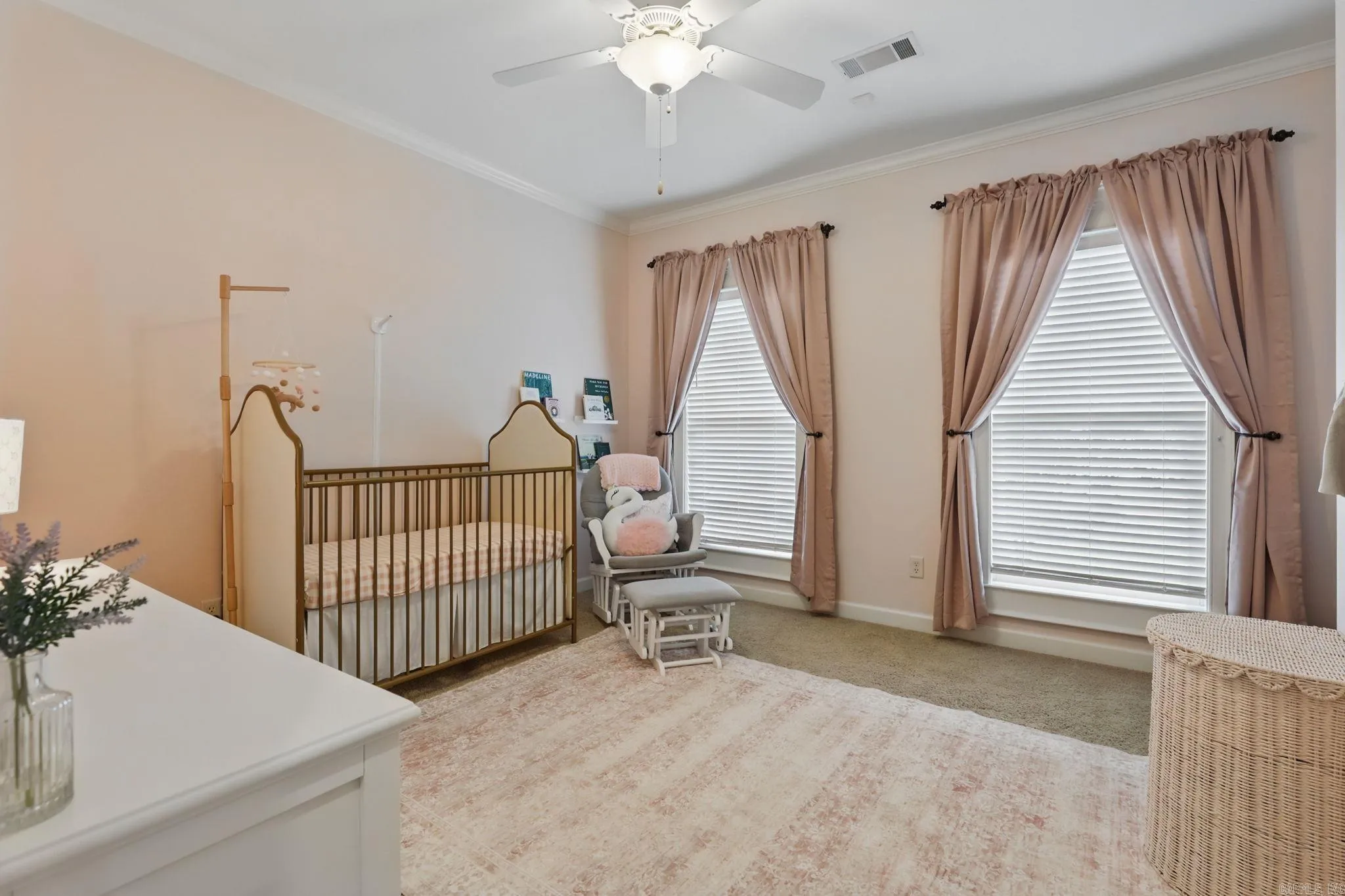 Little Rock, Arkansas 72223, United States, 4 Bedrooms Bedrooms, ,3 BathroomsBathrooms,Residential,Pending,128439