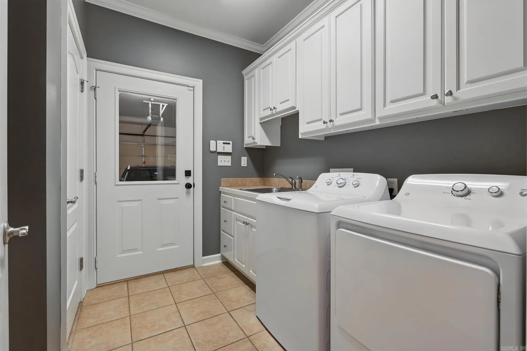 Little Rock, Arkansas 72223, United States, 4 Bedrooms Bedrooms, ,3 BathroomsBathrooms,Residential,Pending,128439