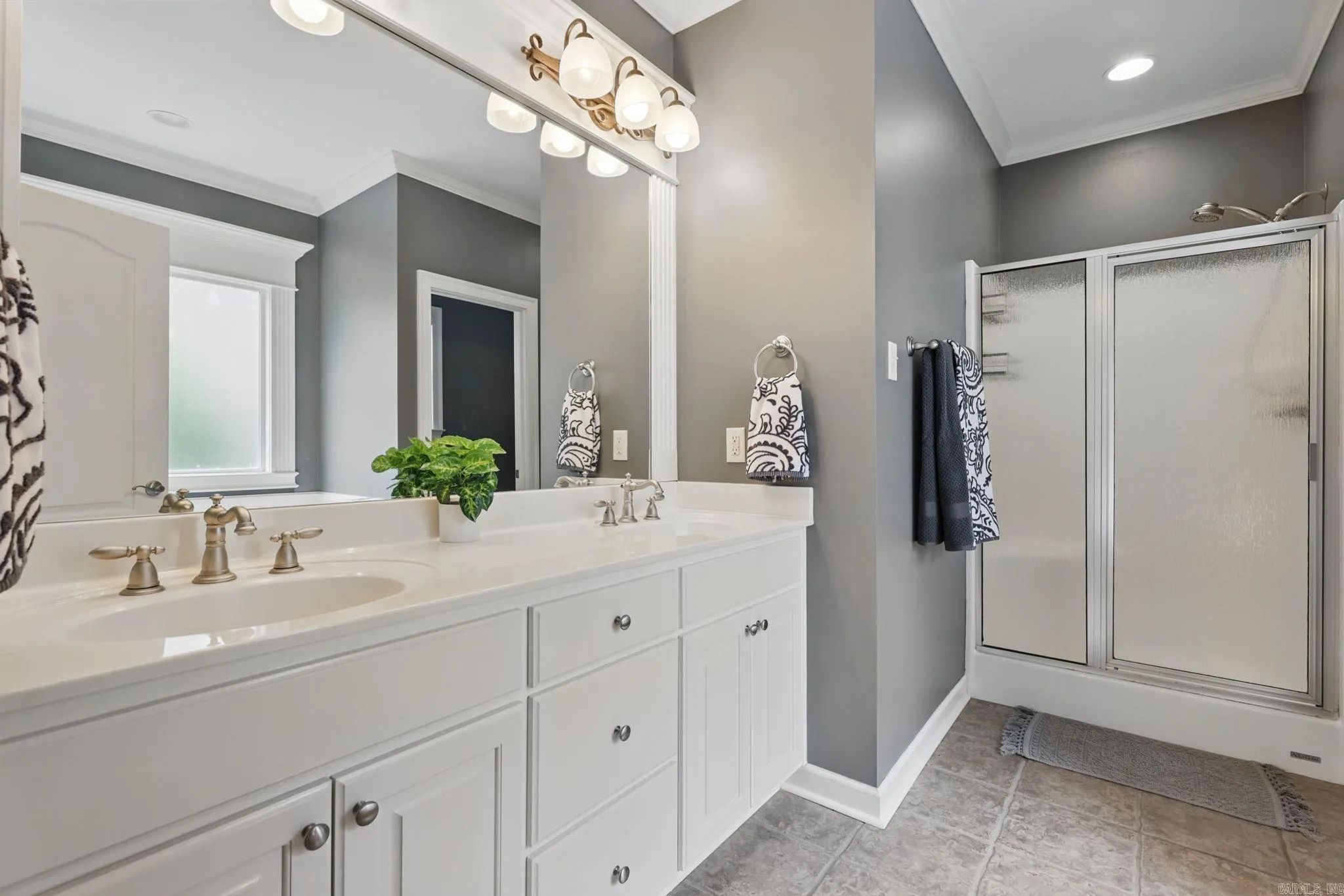 Little Rock, Arkansas 72223, United States, 4 Bedrooms Bedrooms, ,3 BathroomsBathrooms,Residential,Pending,128439