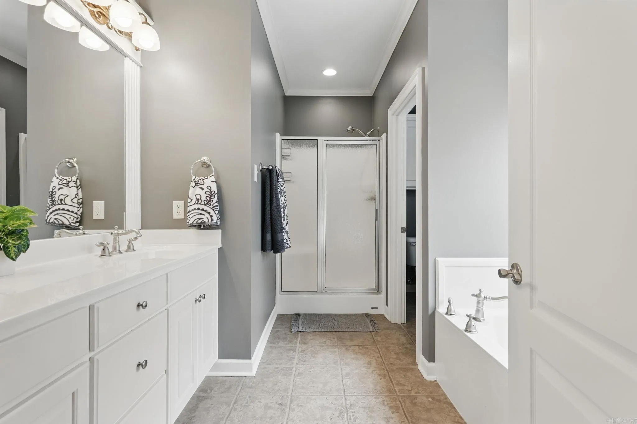 Little Rock, Arkansas 72223, United States, 4 Bedrooms Bedrooms, ,3 BathroomsBathrooms,Residential,Pending,128439