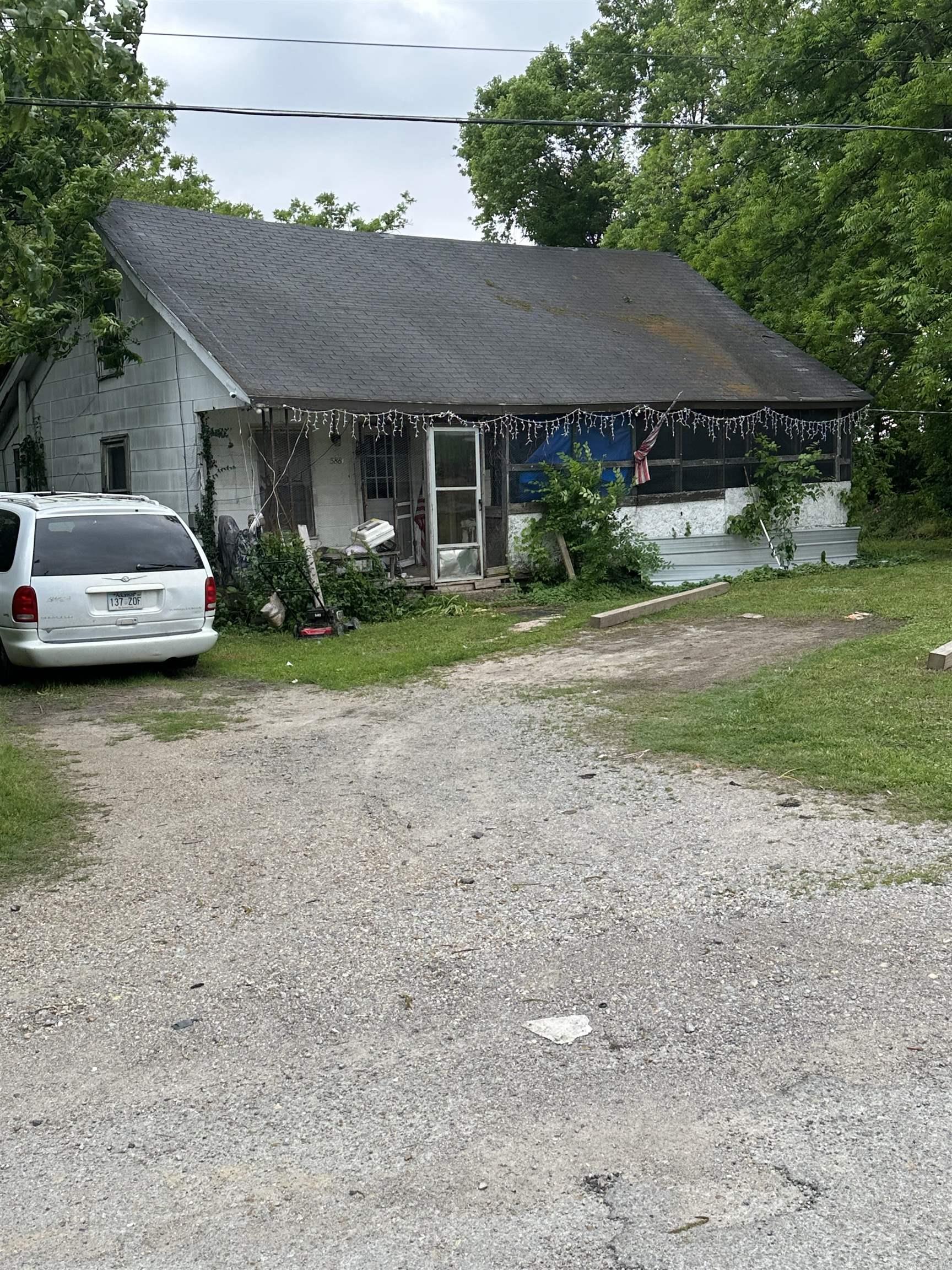 Fixer-upper alert! This investment property offers a blank canvas for renovation and potential for significant returns. 5 bedroom 1 bath with 1644 sq. ft. of living space.