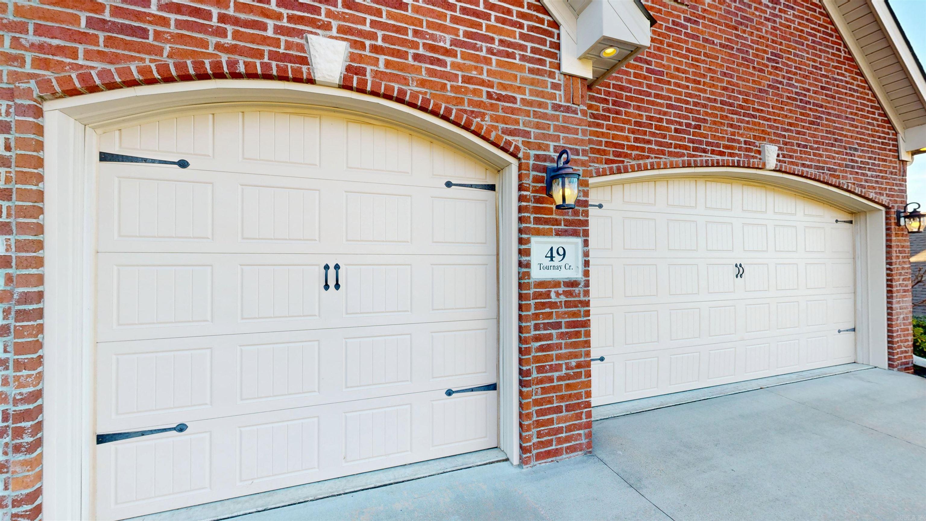 CHENAL VALLEY "TOURNAY CIRCLE" - Residential