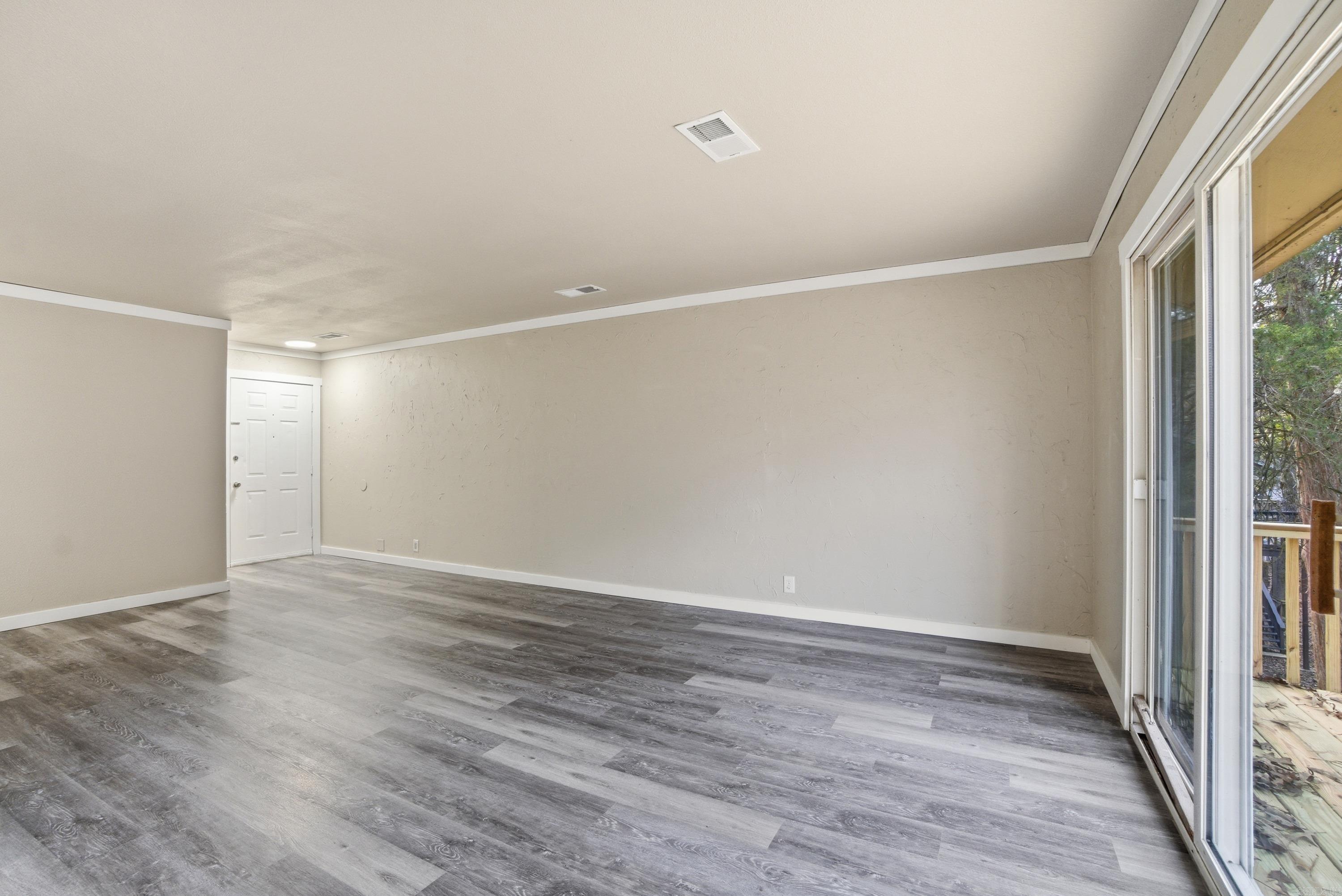 VALENCIA COURTS - Residential