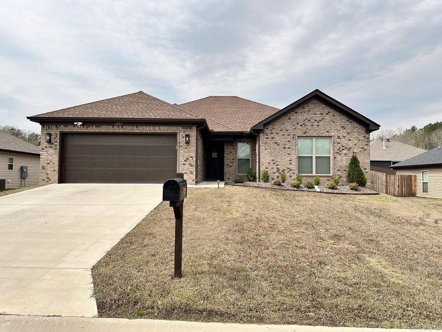 Beautiful 4/2 Home Close to Benton