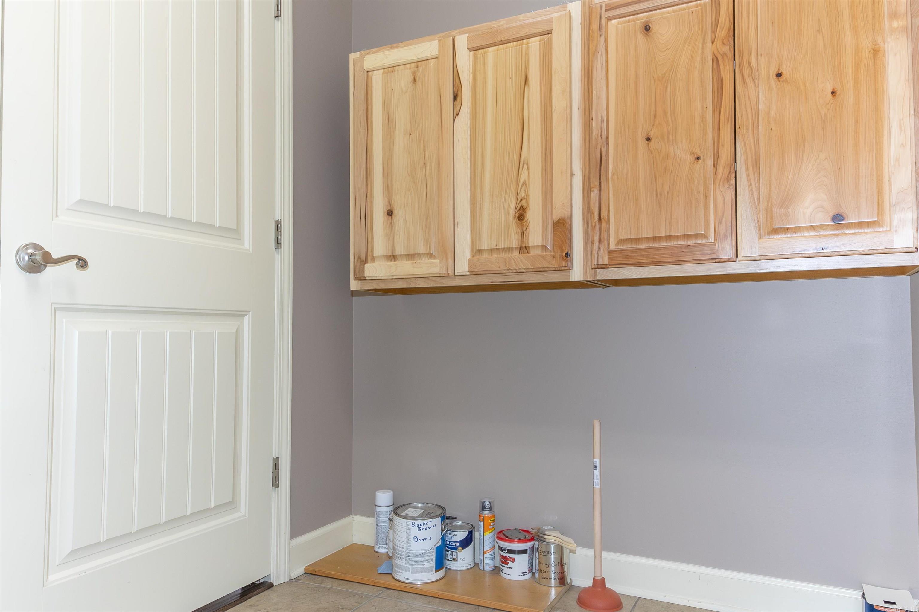 ROLLING HILLS - Residential