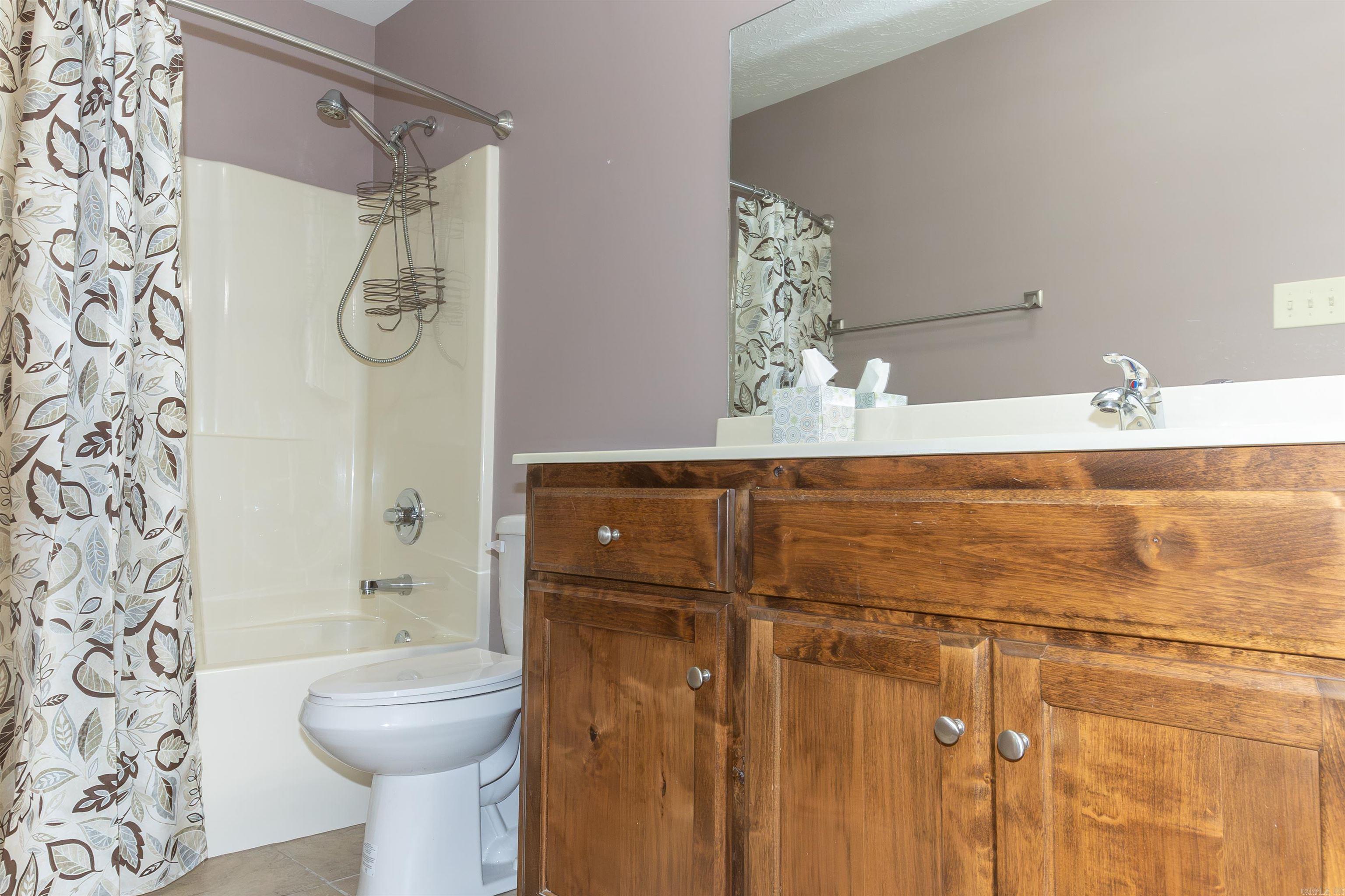 ROLLING HILLS - Residential