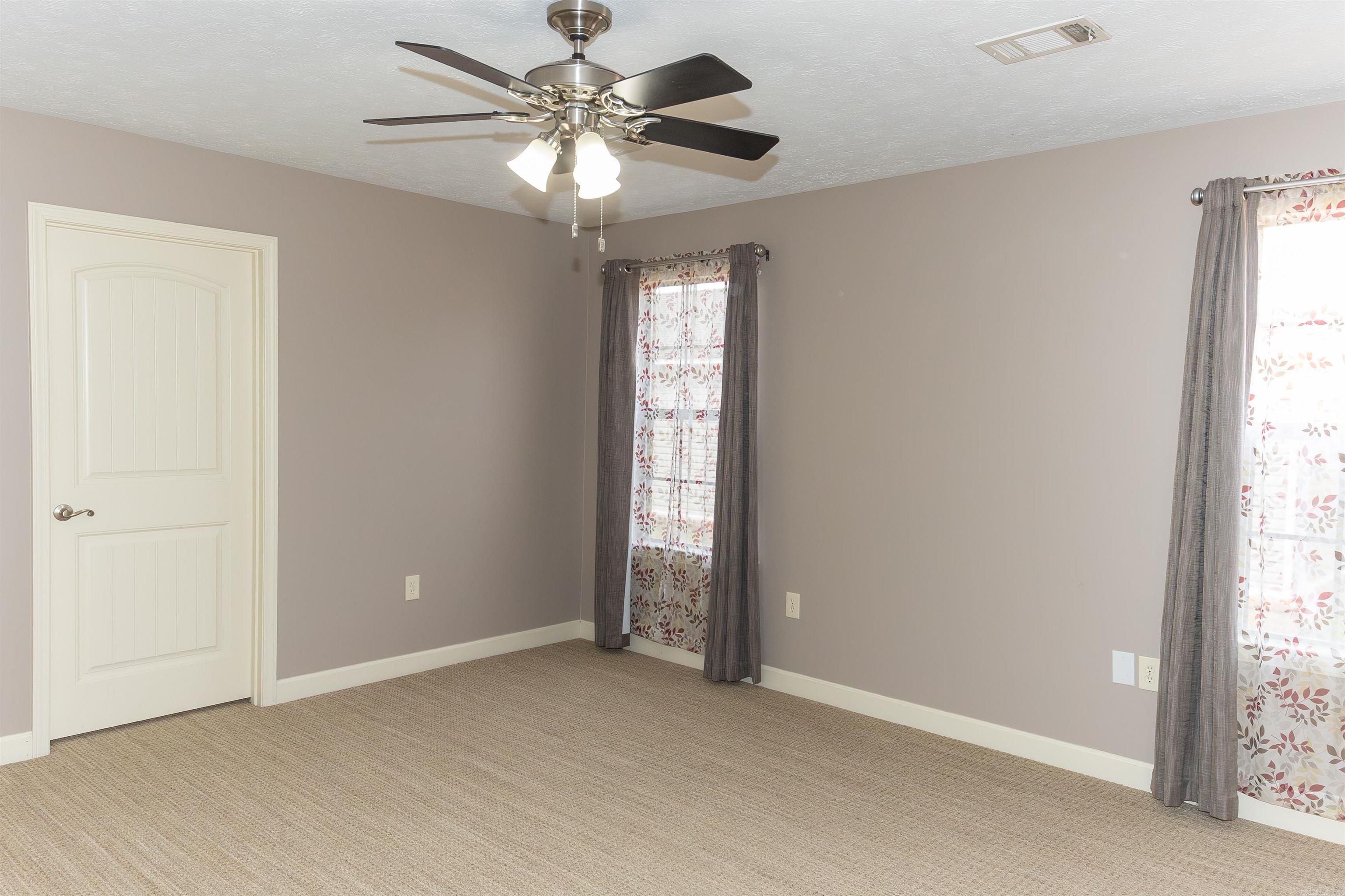 ROLLING HILLS - Residential