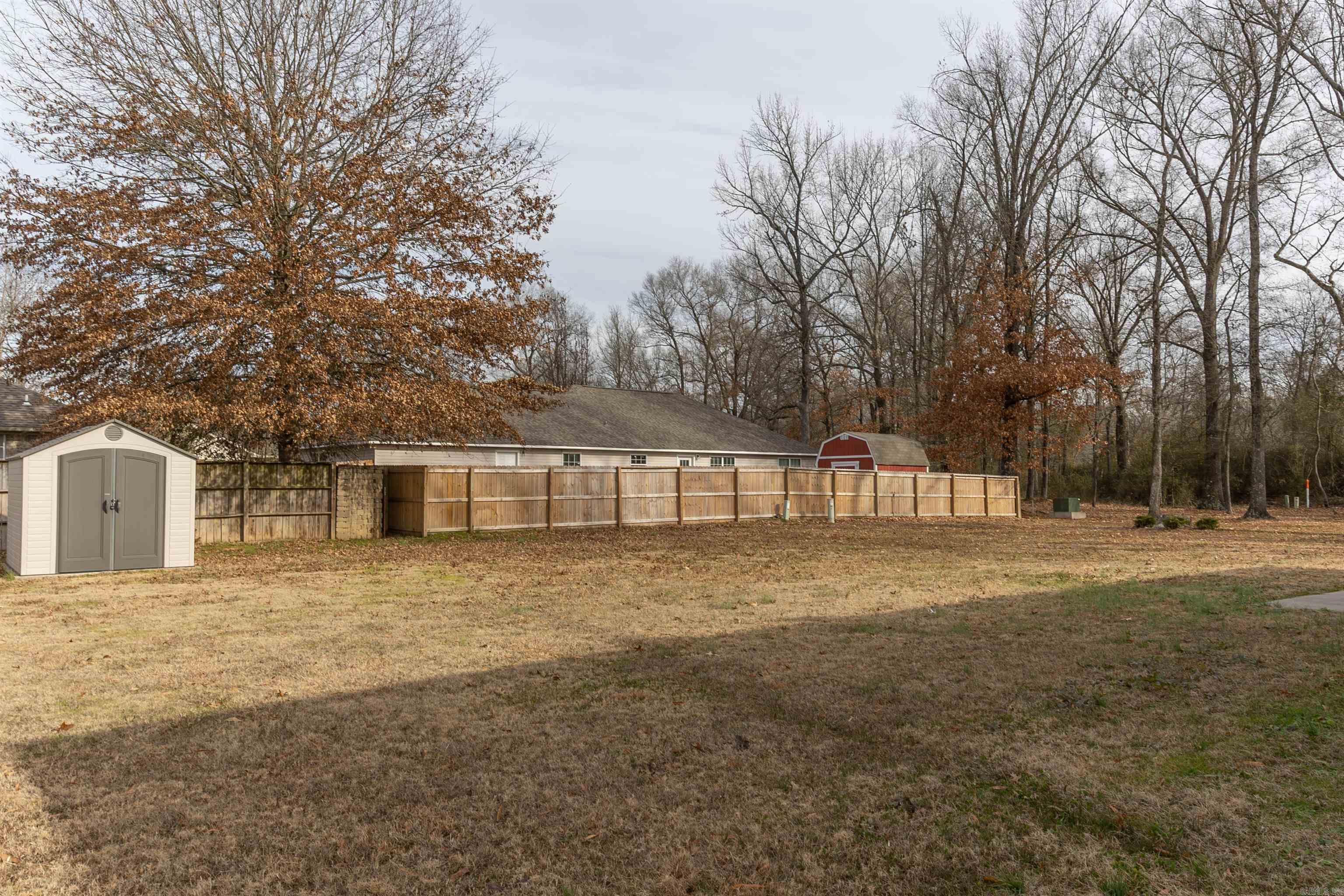 ROLLING HILLS - Residential